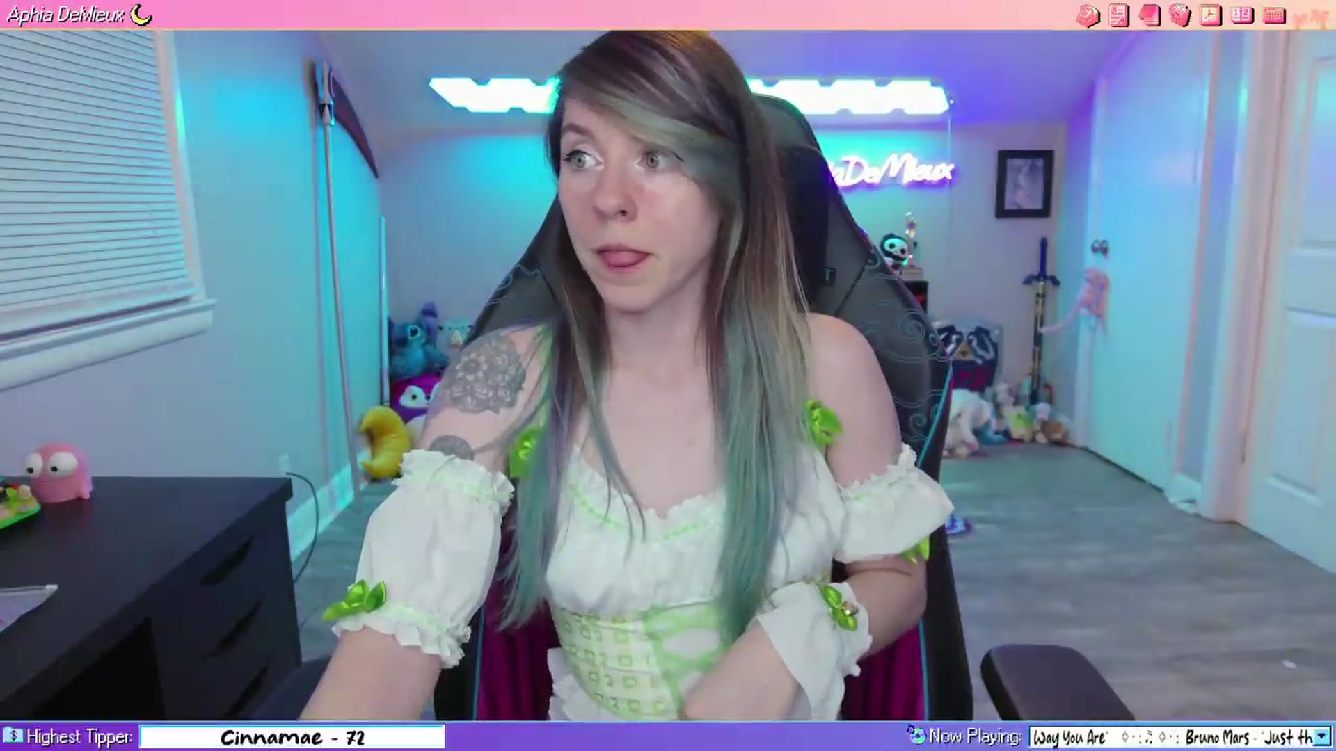 Gallery image thumbnail from AphiaDeMieux's myfreecams stream on, 05/08/2026, 03:34 image 11 of 20