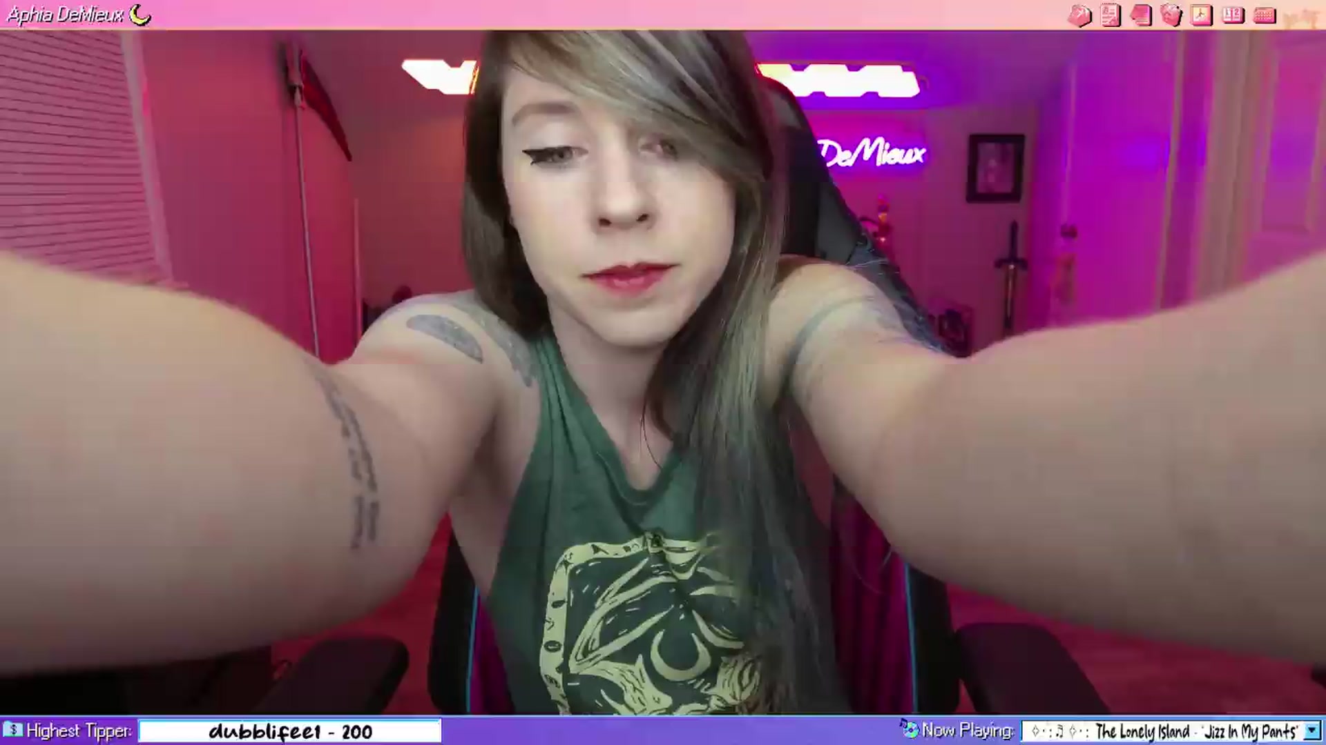 Gallery image thumbnail from AphiaDeMieux's myfreecams stream on, 05/09/2026, 03:26 image 3 of 20
