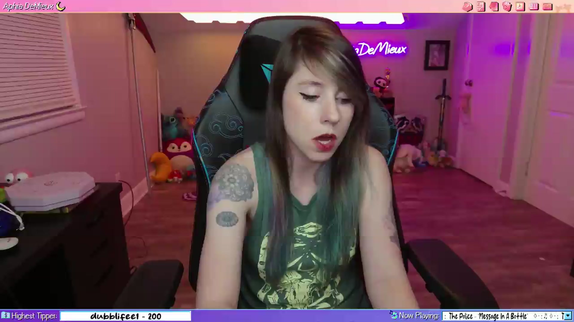 Gallery image thumbnail from AphiaDeMieux's myfreecams stream on, 05/09/2026, 03:26 image 14 of 20