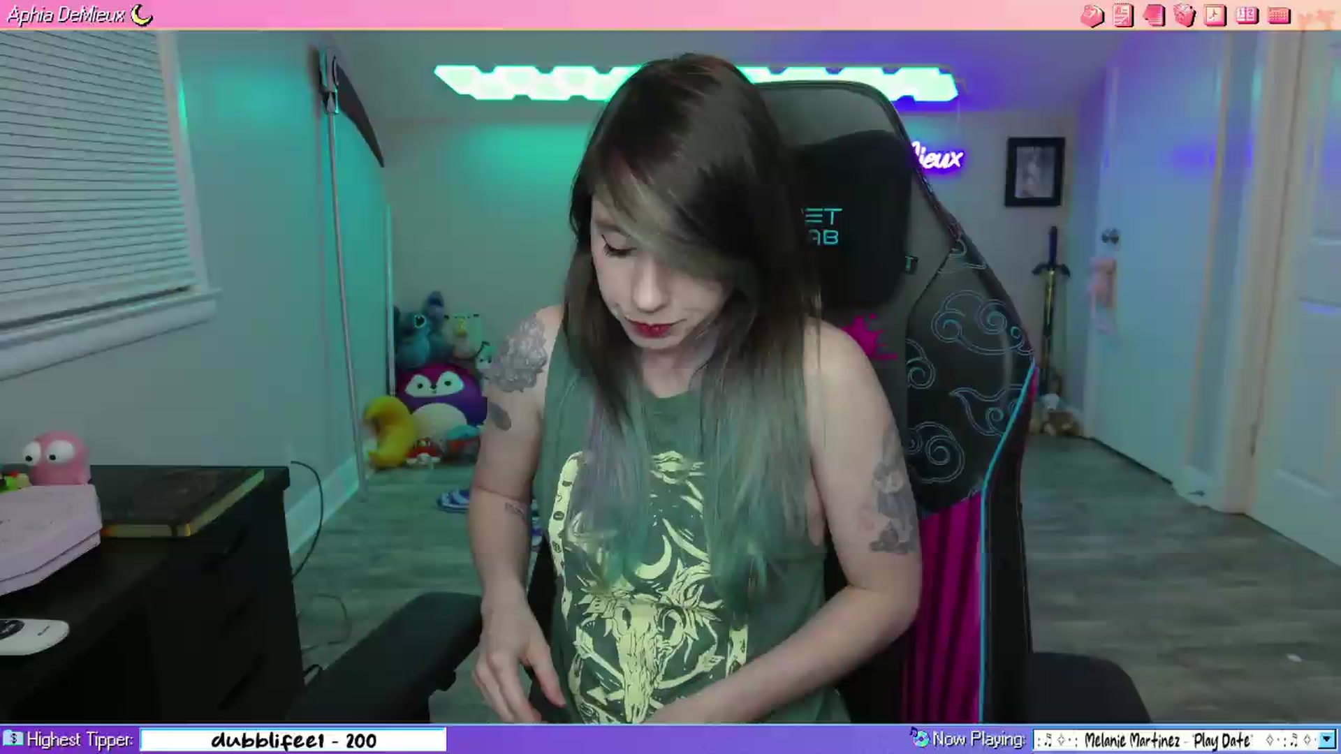 Gallery image thumbnail from AphiaDeMieux's myfreecams stream on, 05/09/2026, 03:26 image 2 of 20