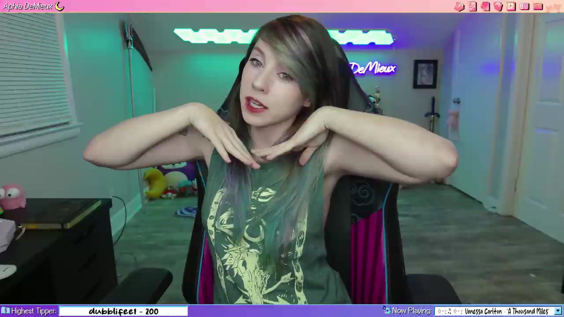 Gallery image thumbnail from AphiaDeMieux's myfreecams stream on, 05/09/2026, 03:26 image 4 of 20