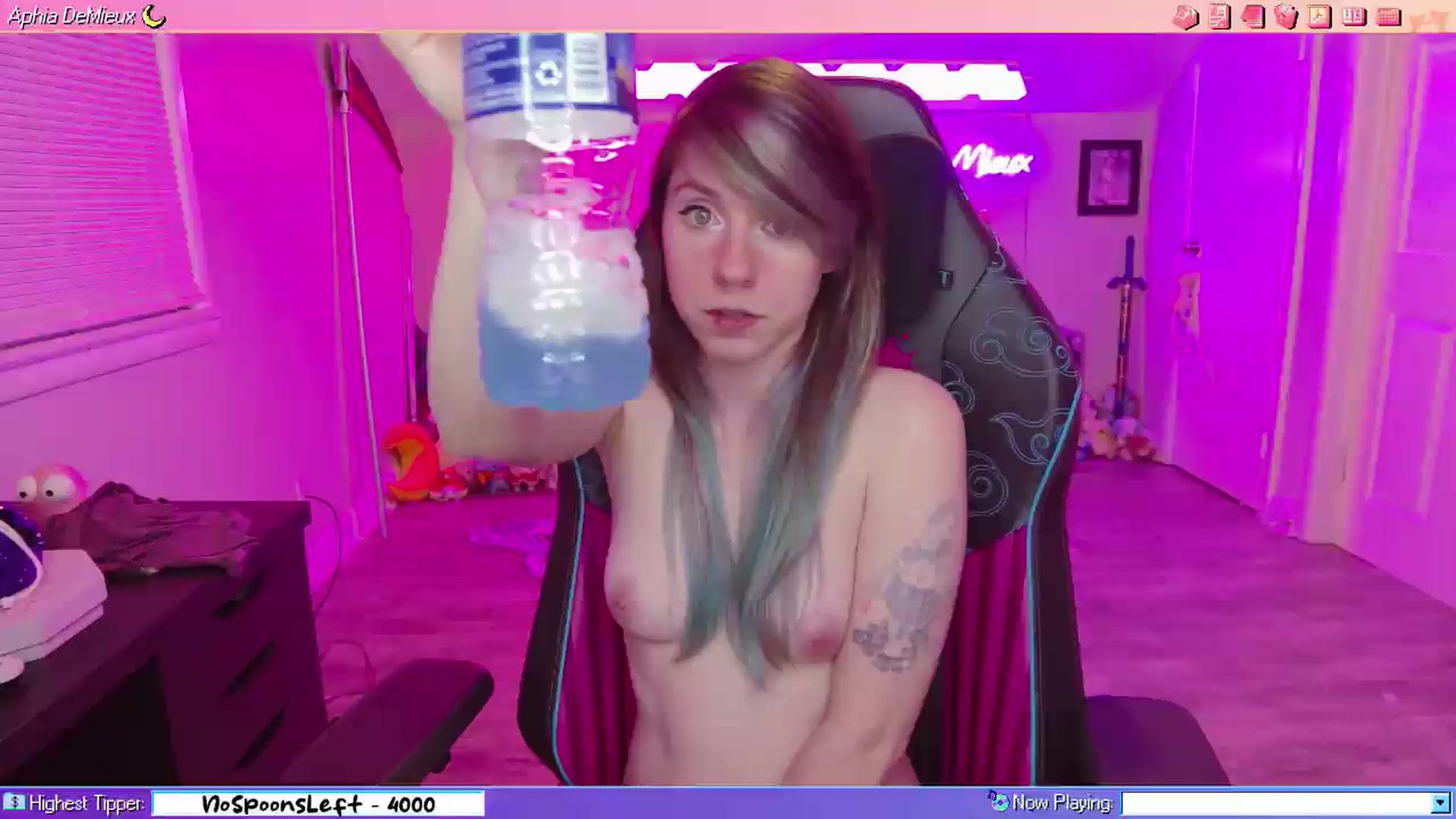 Gallery image thumbnail from AphiaDeMieux's myfreecams stream on, 05/10/2026, 03:32 image 20 of 20