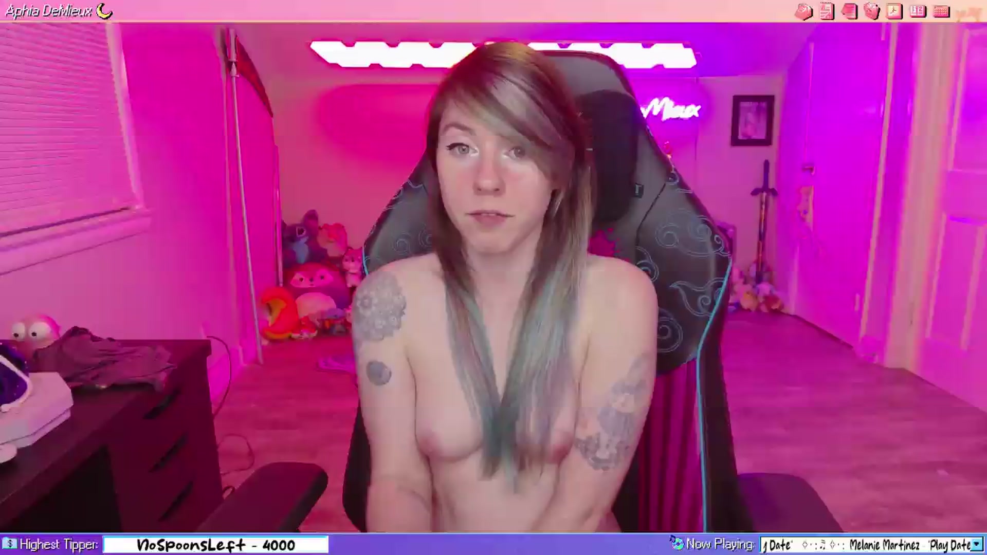 Gallery image thumbnail from AphiaDeMieux's myfreecams stream on, 05/10/2026, 03:32 image 19 of 20