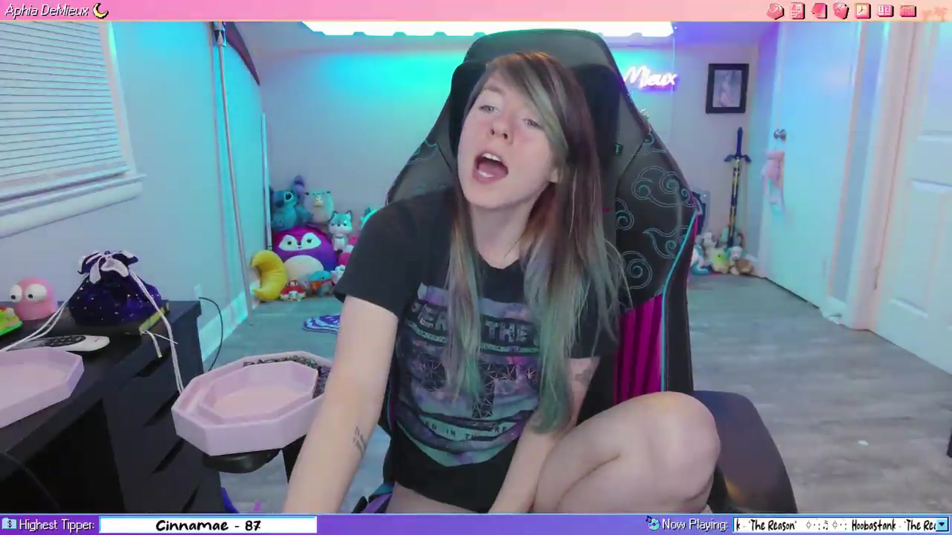Gallery image thumbnail from AphiaDeMieux's myfreecams stream on, 05/11/2026, 03:54 image 8 of 20