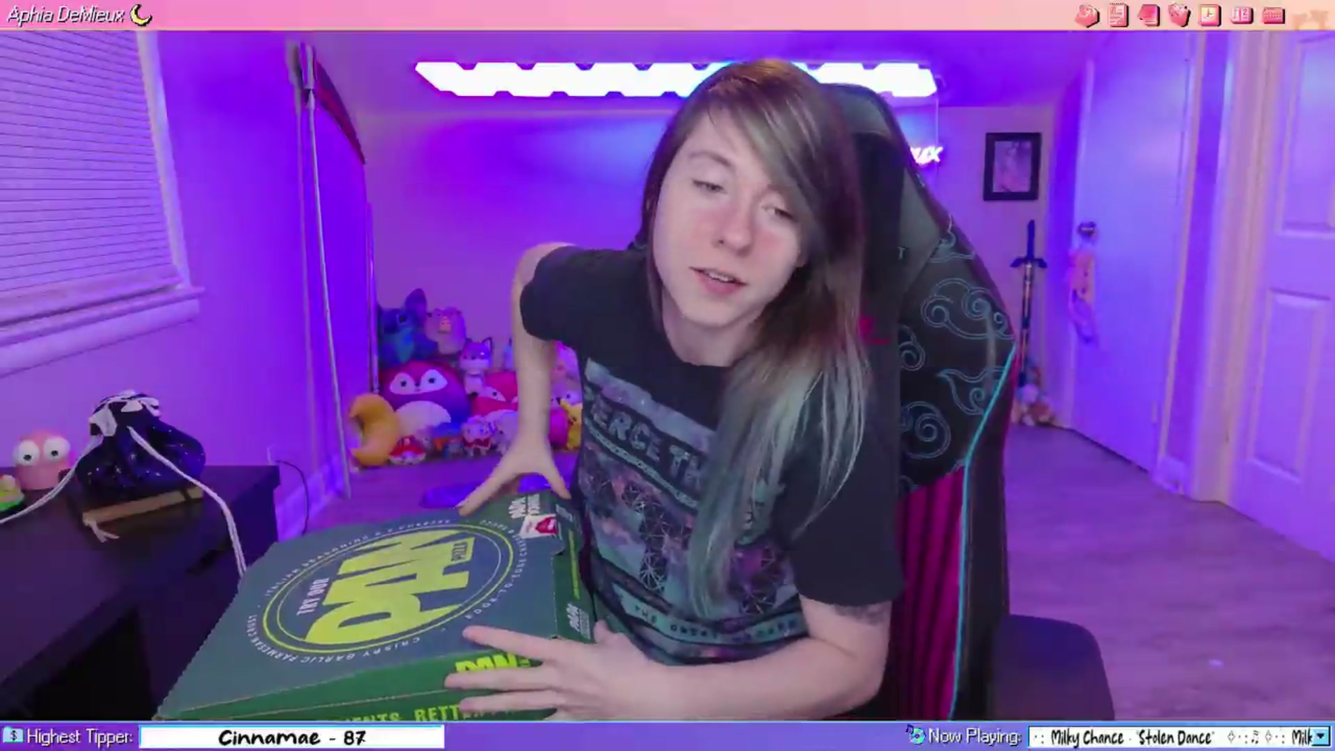 Gallery image thumbnail from AphiaDeMieux's myfreecams stream on, 05/11/2026, 03:54 image 10 of 20