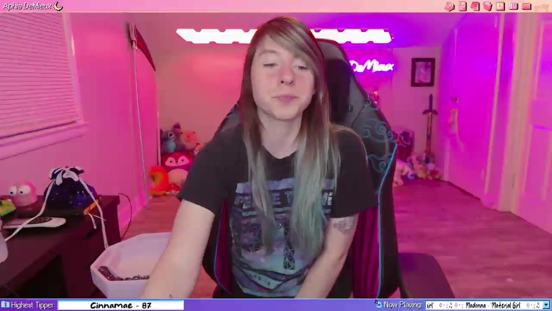Gallery image thumbnail from AphiaDeMieux's myfreecams stream on, 05/11/2026, 03:54 image 2 of 20