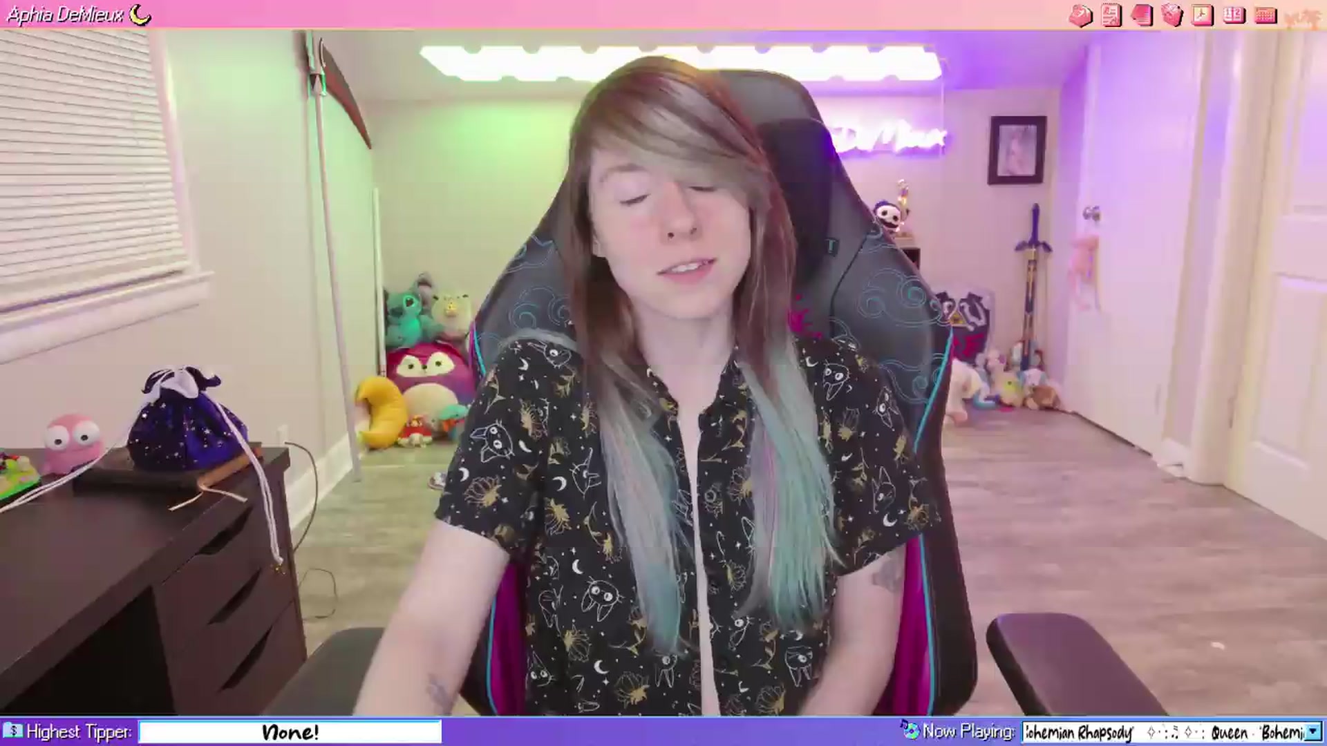Gallery image thumbnail from AphiaDeMieux's myfreecams stream on, 05/12/2026, 03:04 image 4 of 20