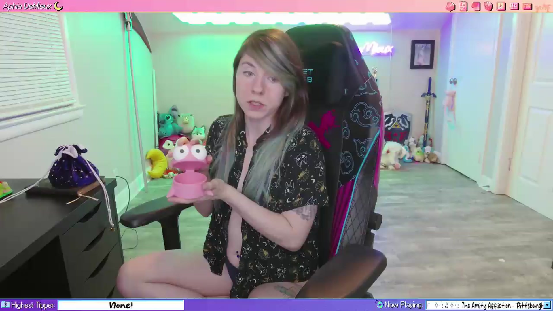 Gallery image thumbnail from AphiaDeMieux's myfreecams stream on, 05/12/2026, 03:04 image 7 of 20