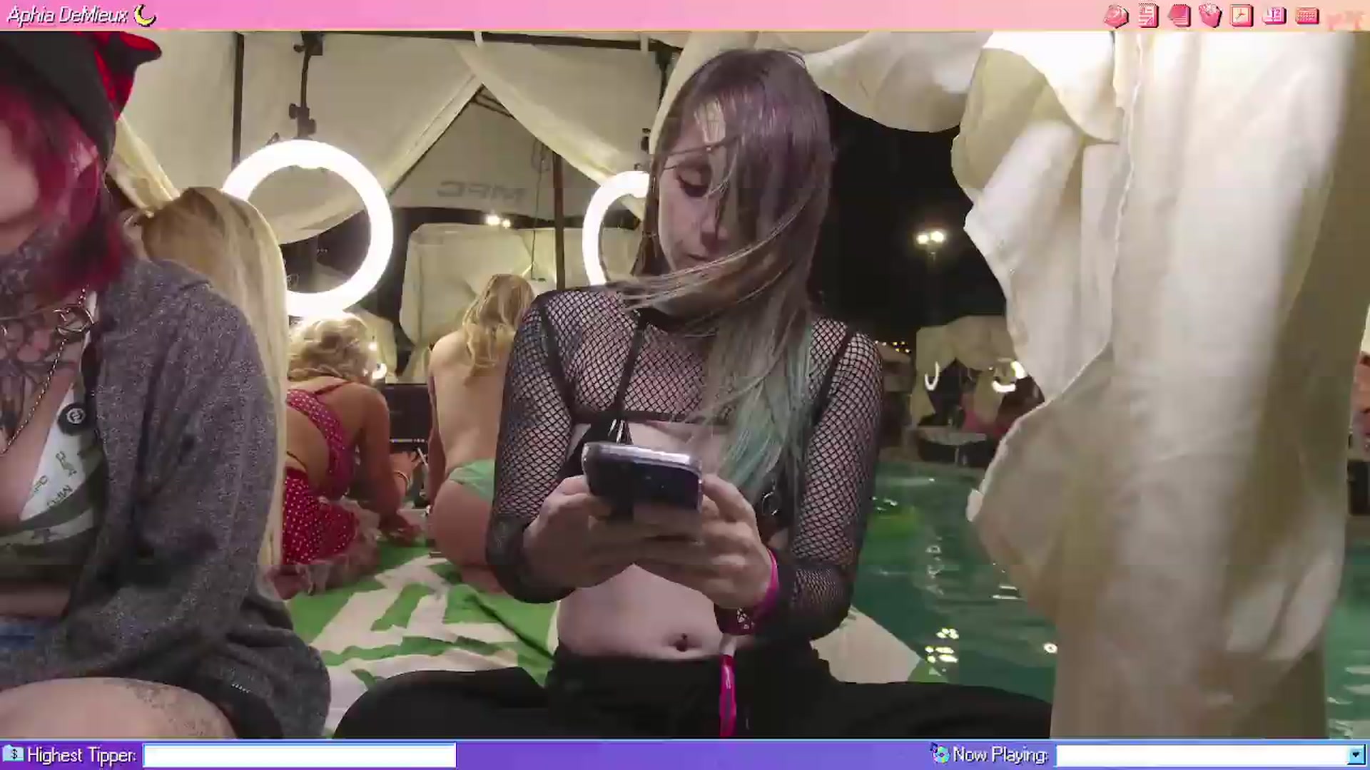 Gallery image thumbnail from AphiaDeMieux's myfreecams stream on, 05/19/2026, 04:24 image 17 of 20