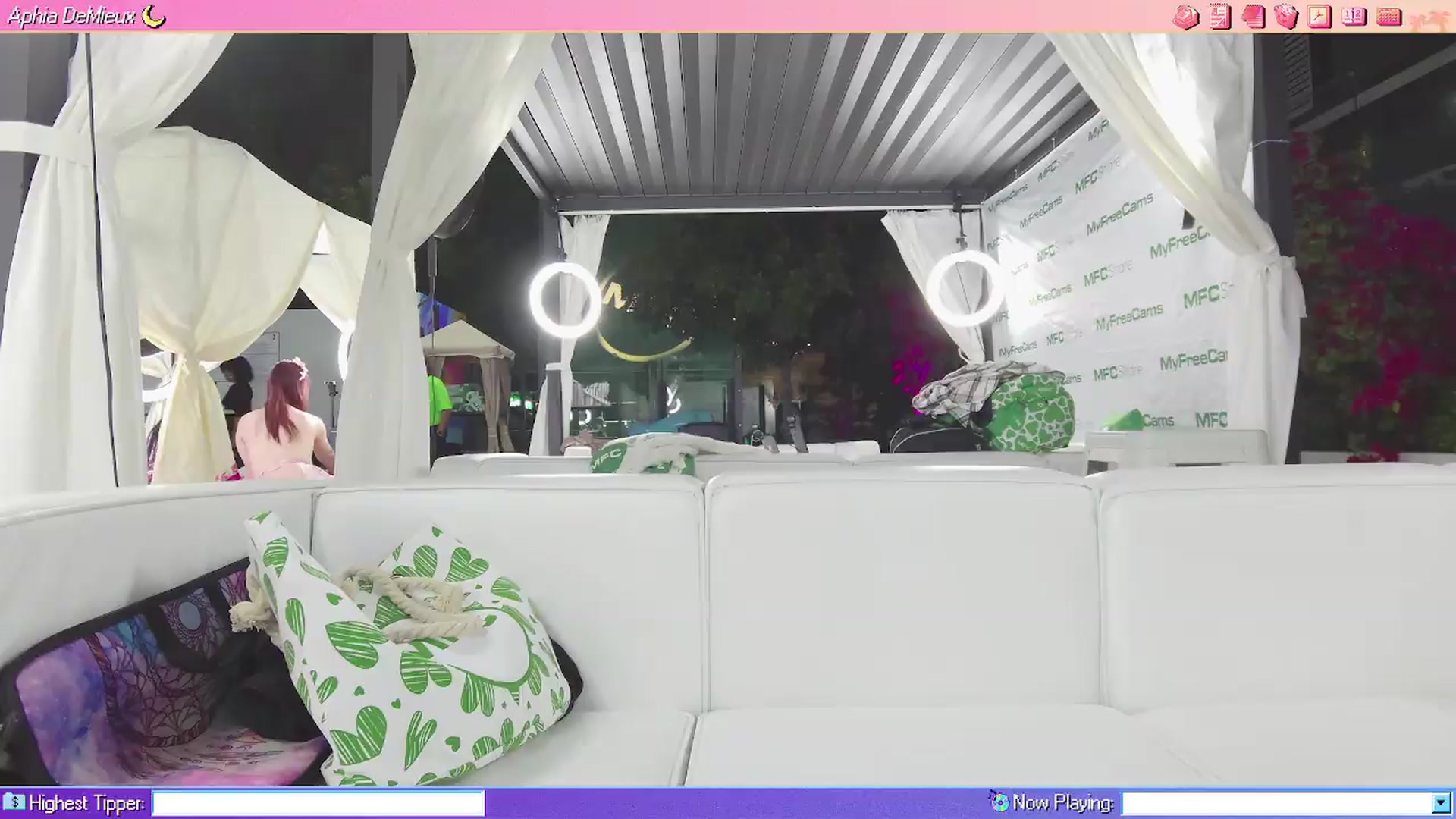 Gallery image thumbnail from AphiaDeMieux's myfreecams stream on, 05/20/2026, 04:47 image 15 of 20