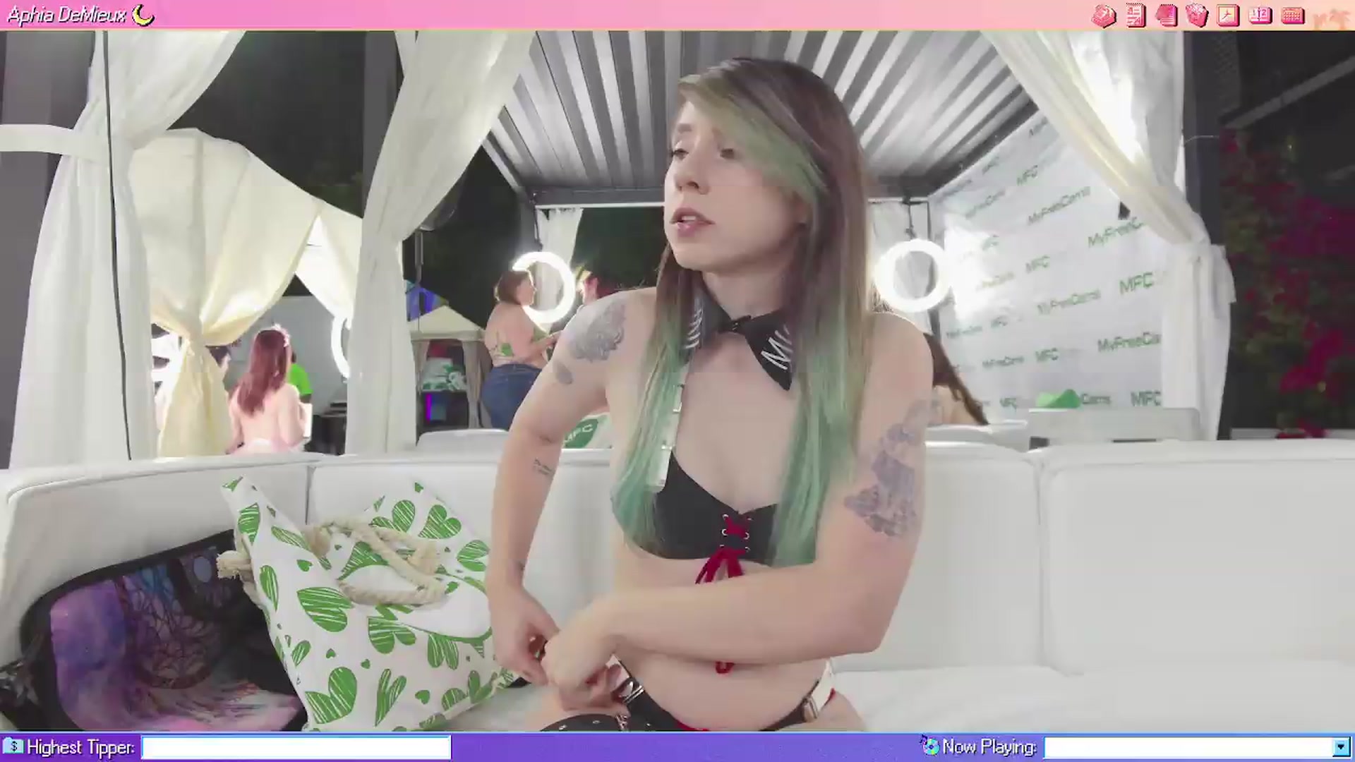 Gallery image thumbnail from AphiaDeMieux's myfreecams stream on, 05/20/2026, 04:47 image 11 of 20