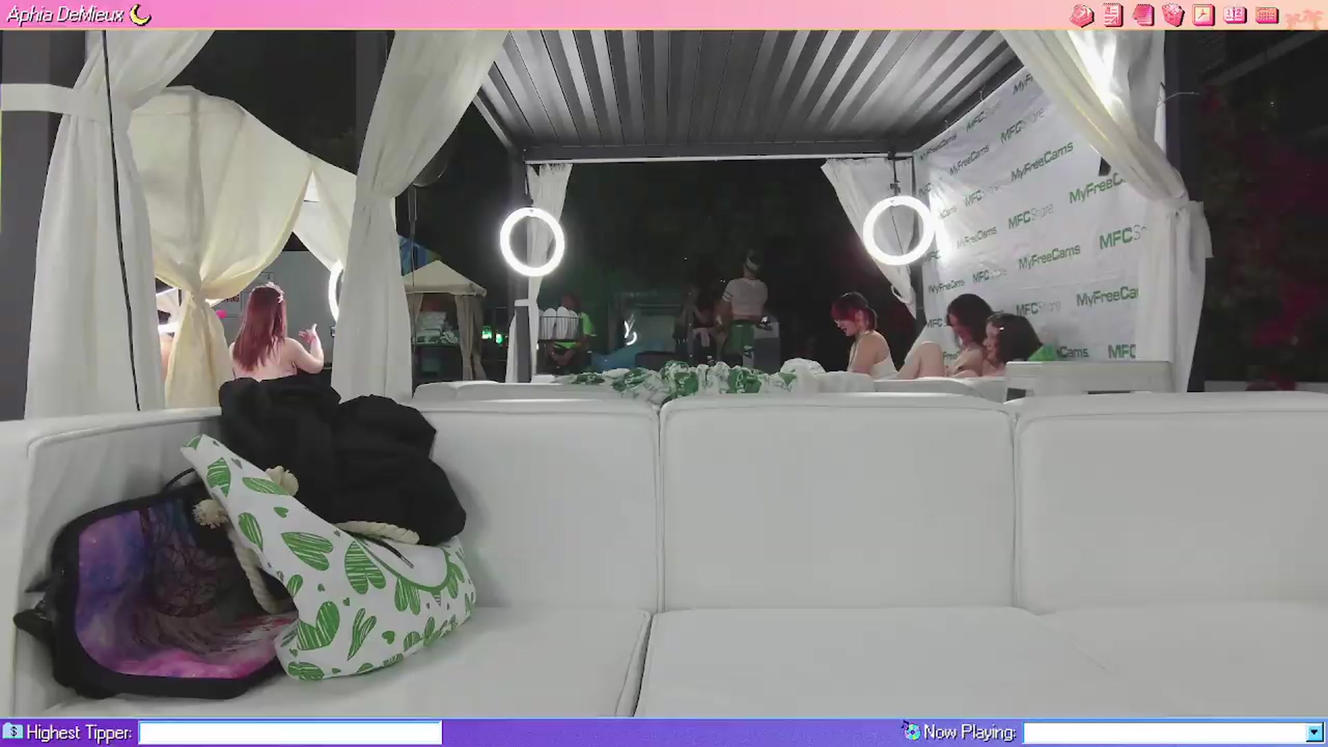 Gallery image thumbnail from AphiaDeMieux's myfreecams stream on, 05/20/2026, 04:47 image 8 of 20