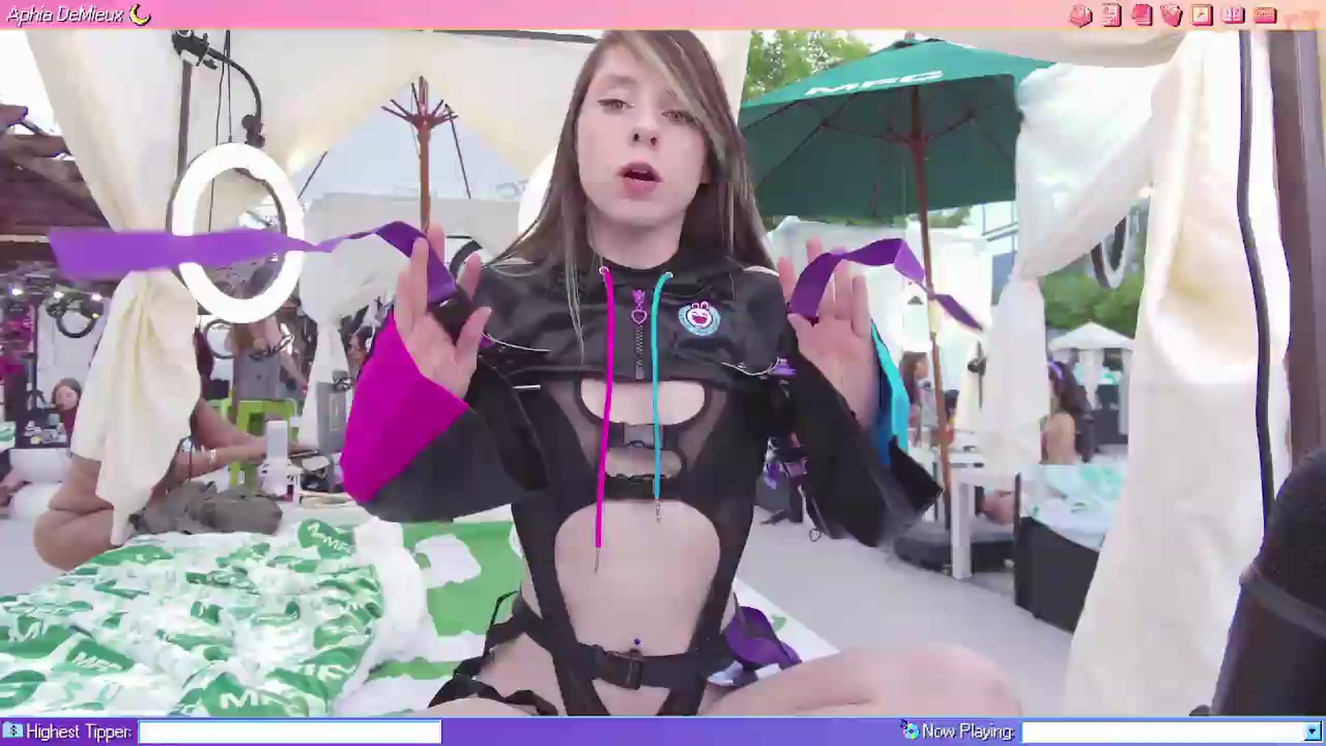 Gallery image thumbnail from AphiaDeMieux's myfreecams stream on, 05/21/2026, 03:19 image 2 of 20