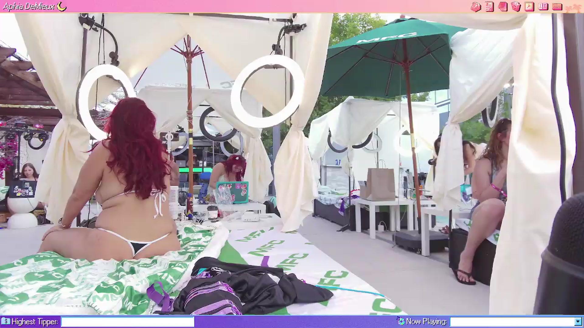 Gallery image thumbnail from AphiaDeMieux's myfreecams stream on, 05/21/2026, 03:19 image 4 of 20