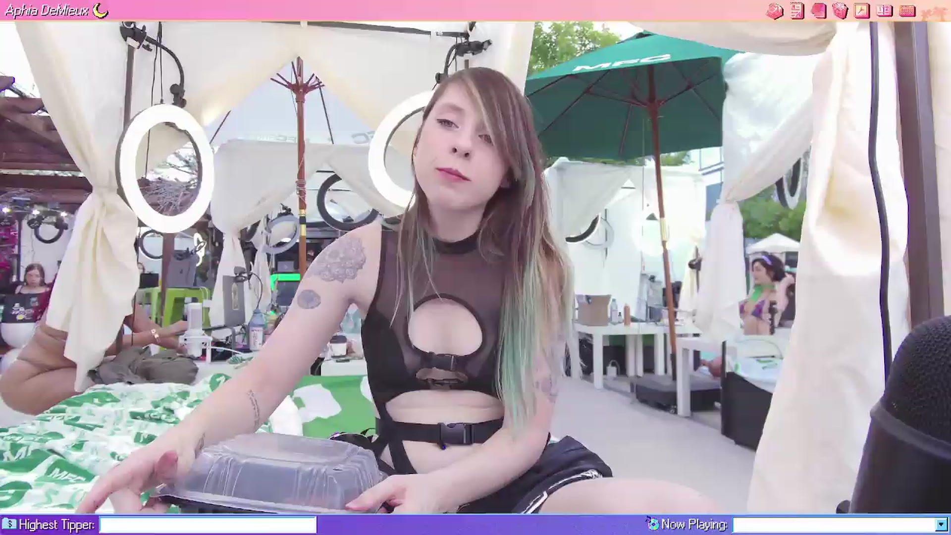 Gallery image thumbnail from AphiaDeMieux's myfreecams stream on, 05/21/2026, 03:19 image 1 of 20