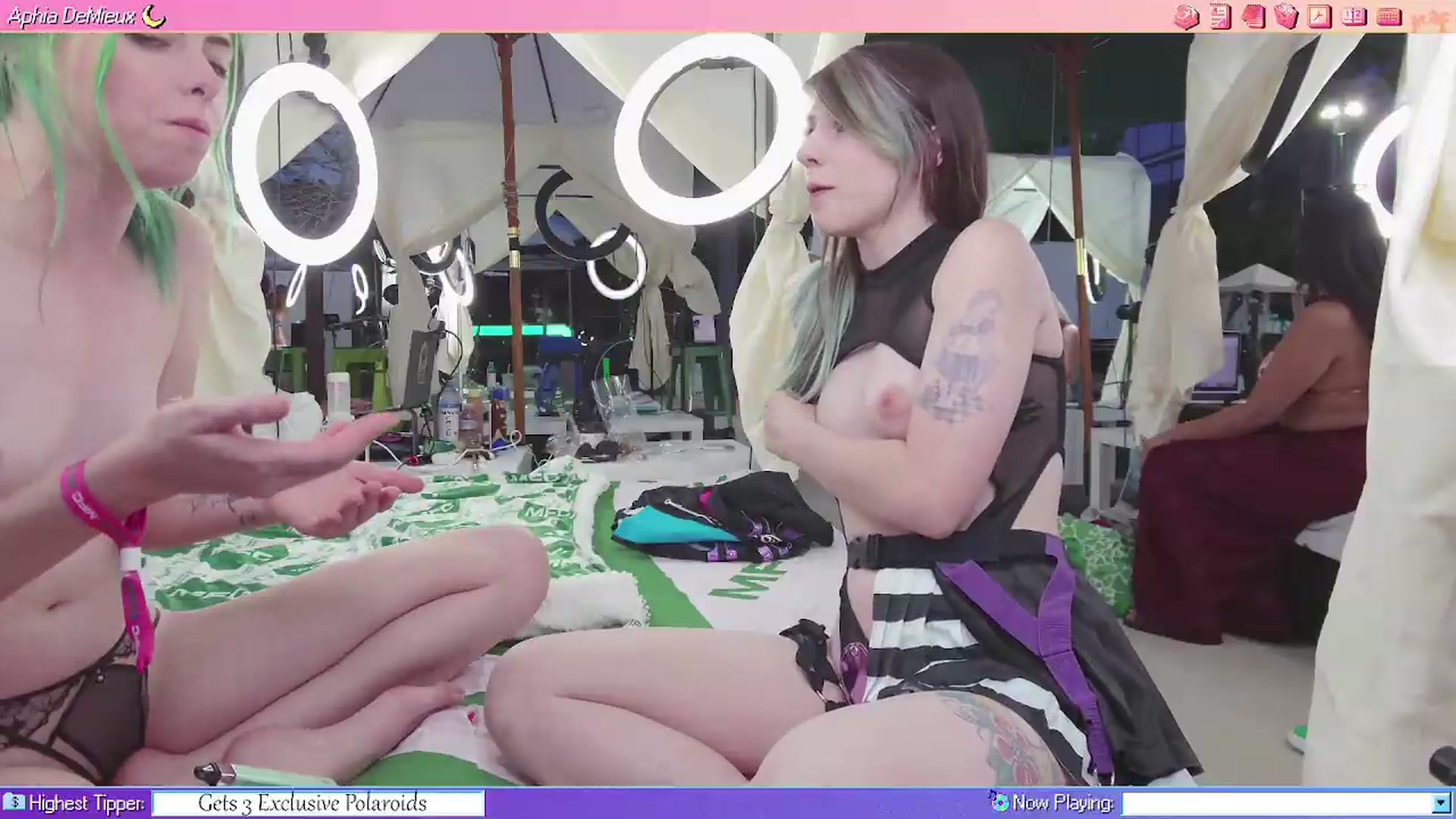Gallery image thumbnail from AphiaDeMieux's myfreecams stream on, 05/21/2026, 03:19 image 17 of 20