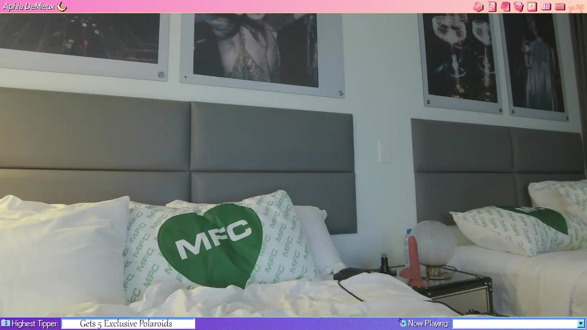 Gallery image thumbnail from AphiaDeMieux's myfreecams stream on, 05/21/2026, 04:52 image 15 of 20