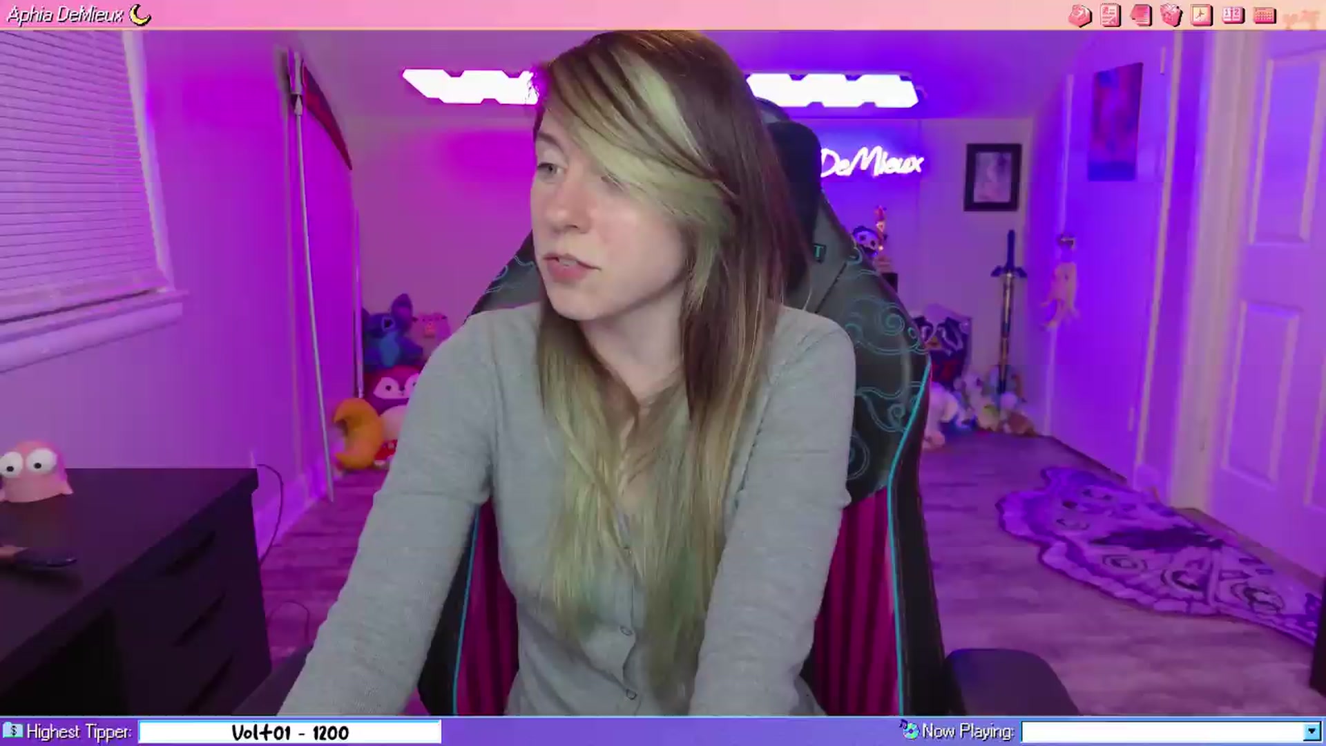 Gallery image thumbnail from AphiaDeMieux's myfreecams stream on, 06/19/2026, 03:06 image 13 of 20