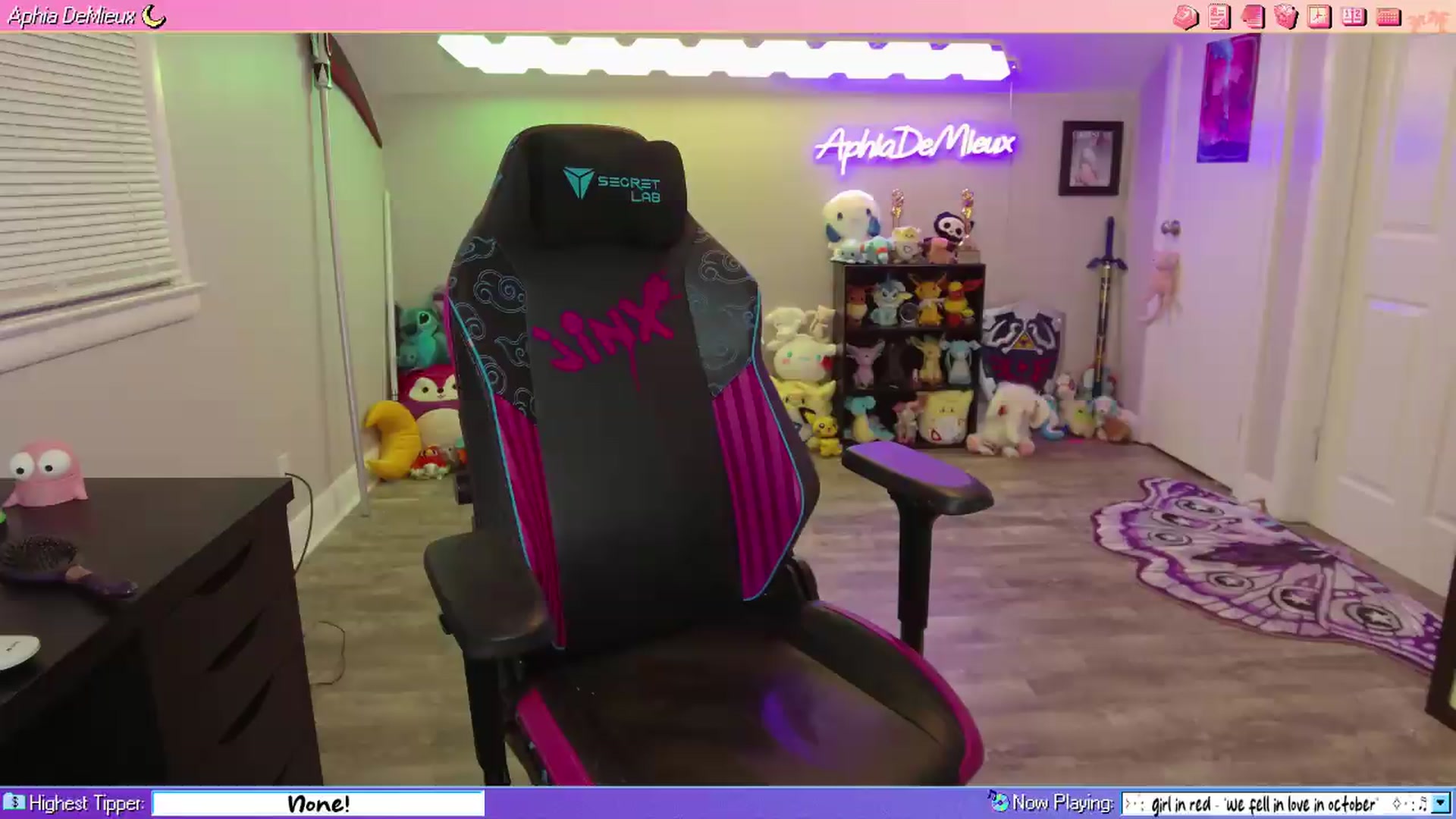 Gallery image thumbnail from AphiaDeMieux's myfreecams stream on, 06/19/2026, 03:06 image 5 of 20