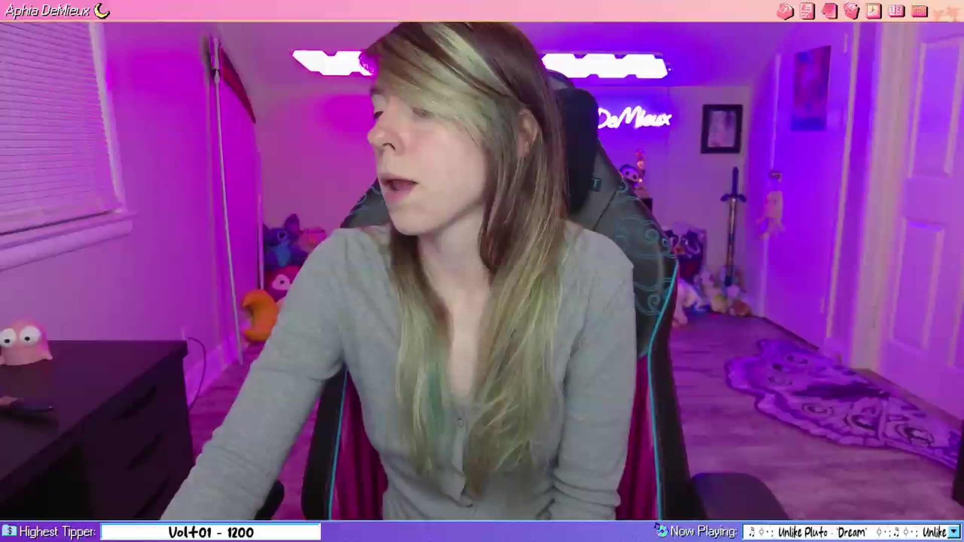 Gallery image thumbnail from AphiaDeMieux's myfreecams stream on, 06/19/2026, 03:06 image 15 of 20