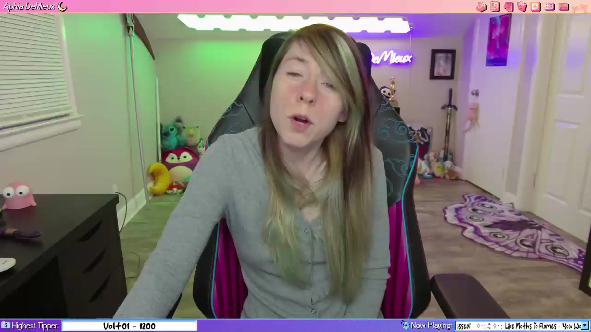 Gallery image thumbnail from AphiaDeMieux's myfreecams stream on, 06/19/2026, 03:06 image 10 of 20