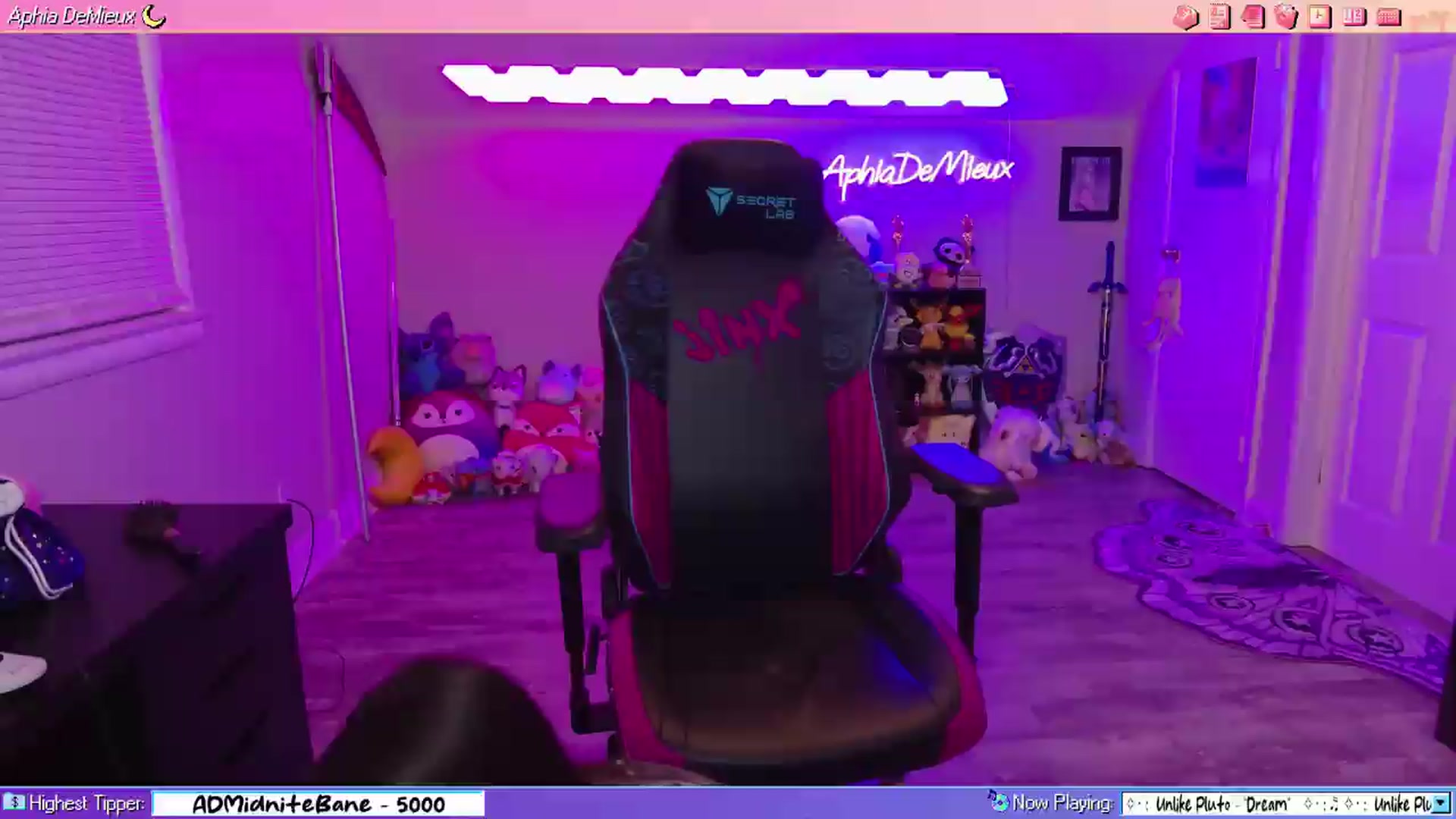 Gallery image thumbnail from AphiaDeMieux's myfreecams stream on, 06/21/2026, 03:08 image 8 of 20