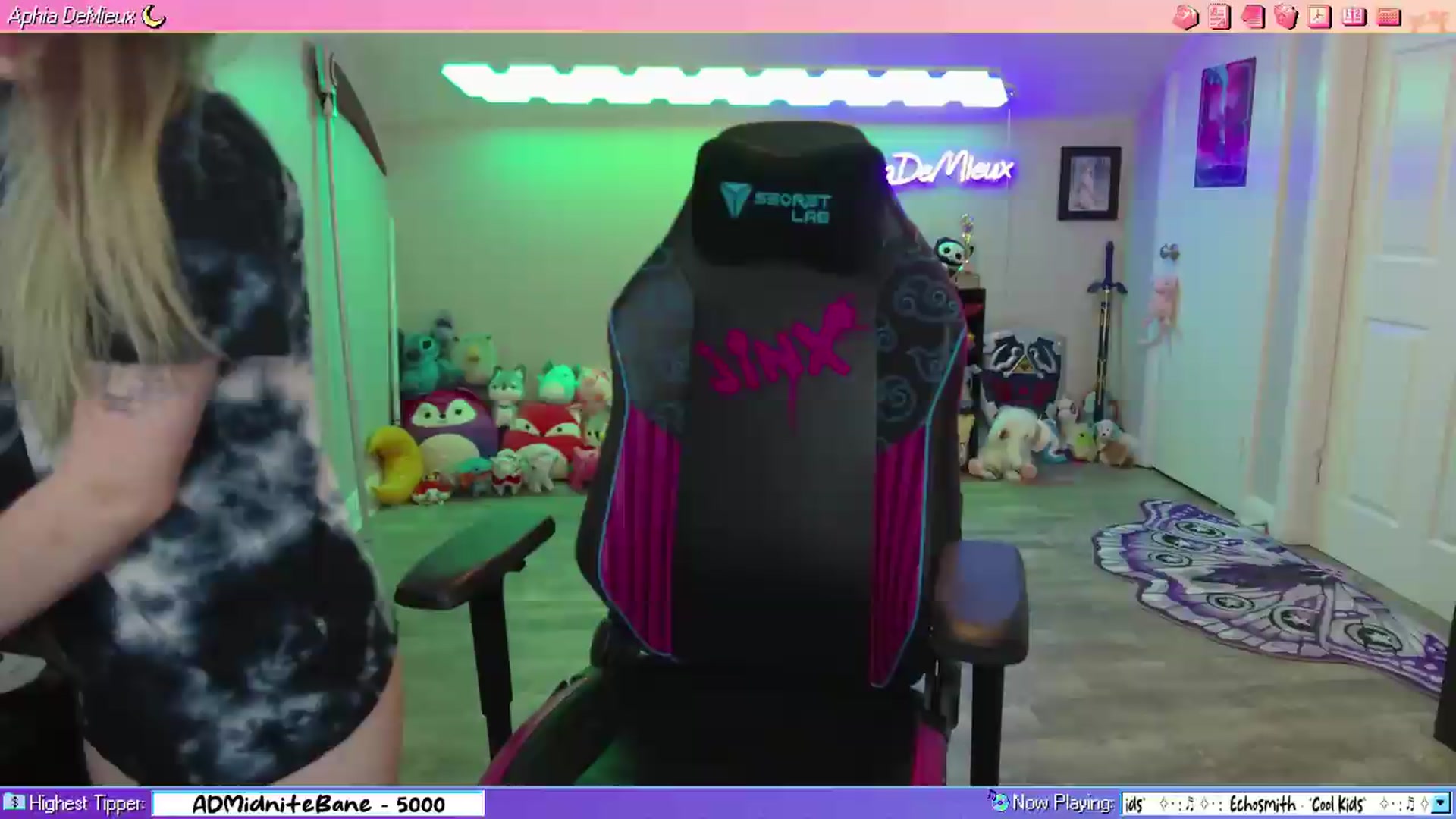 Gallery image thumbnail from AphiaDeMieux's myfreecams stream on, 06/21/2026, 03:08 image 9 of 20
