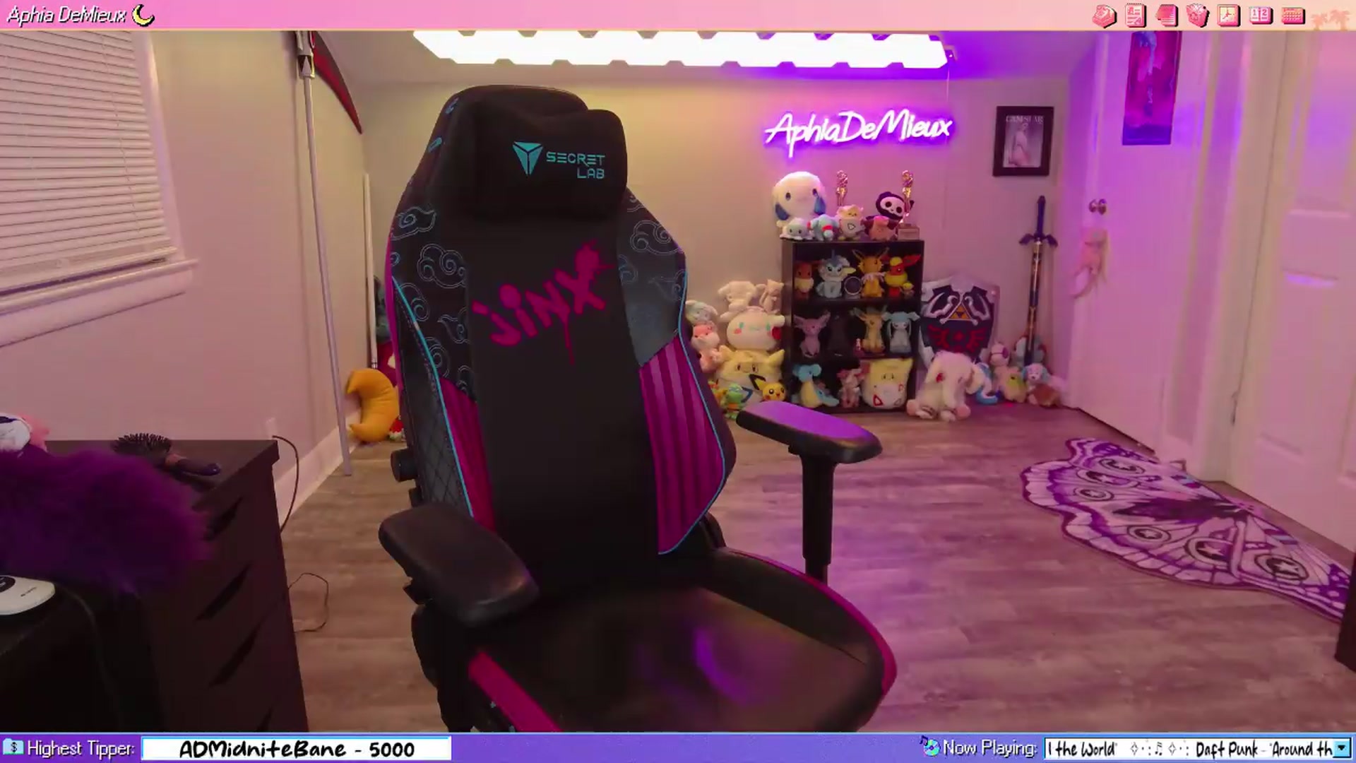 Gallery image thumbnail from AphiaDeMieux's myfreecams stream on, 06/21/2026, 03:08 image 12 of 20
