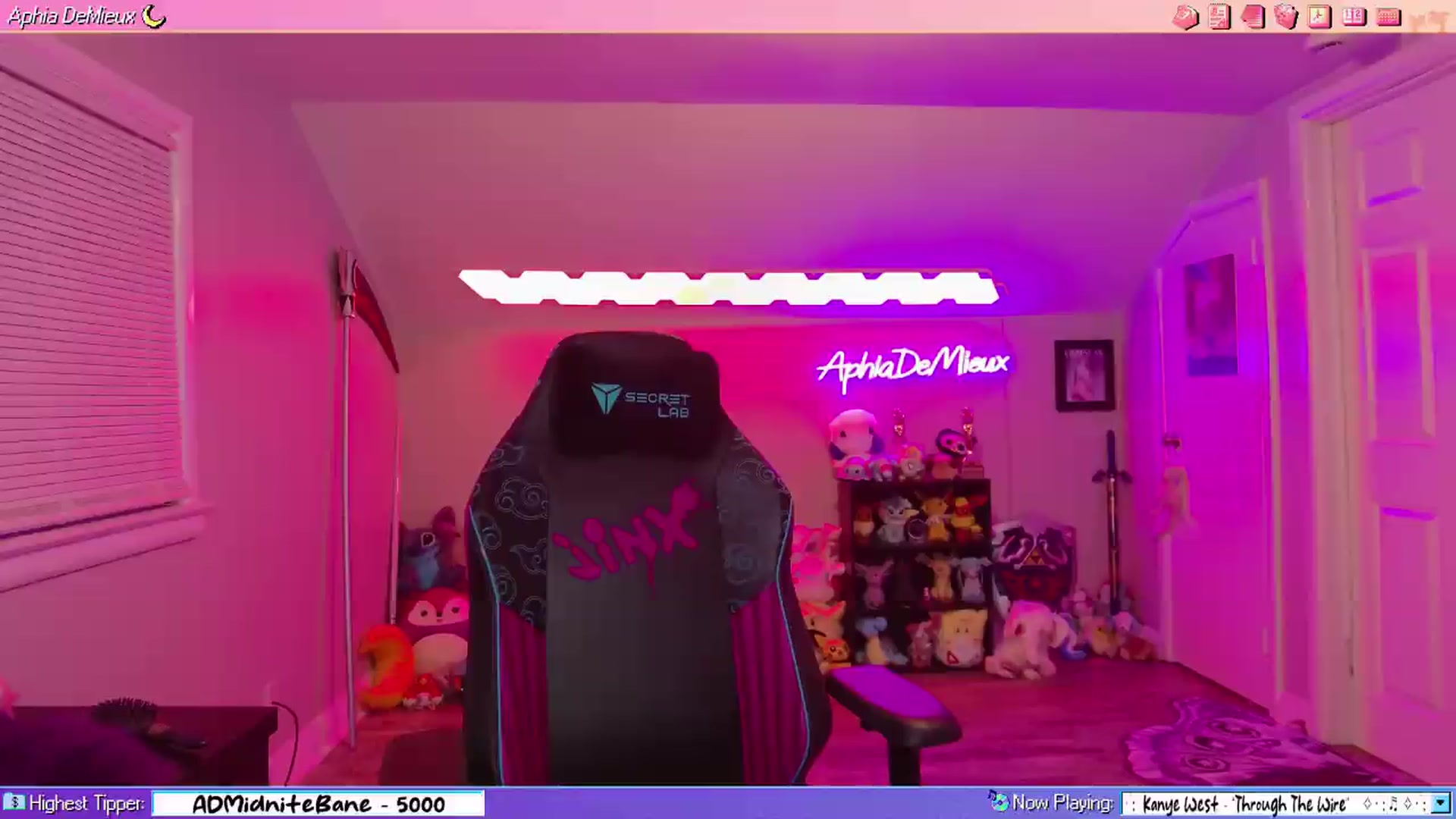 Gallery image thumbnail from AphiaDeMieux's myfreecams stream on, 06/21/2026, 03:08 image 10 of 20