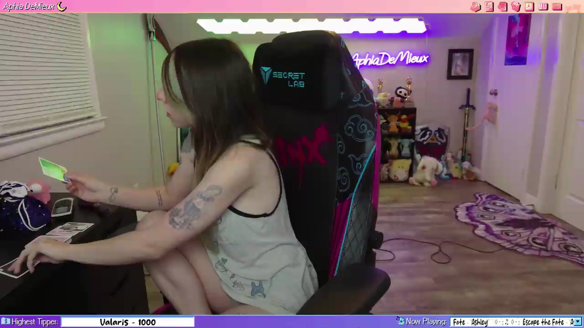 Gallery image thumbnail from AphiaDeMieux's myfreecams stream on, 06/29/2026, 03:45 image 3 of 20