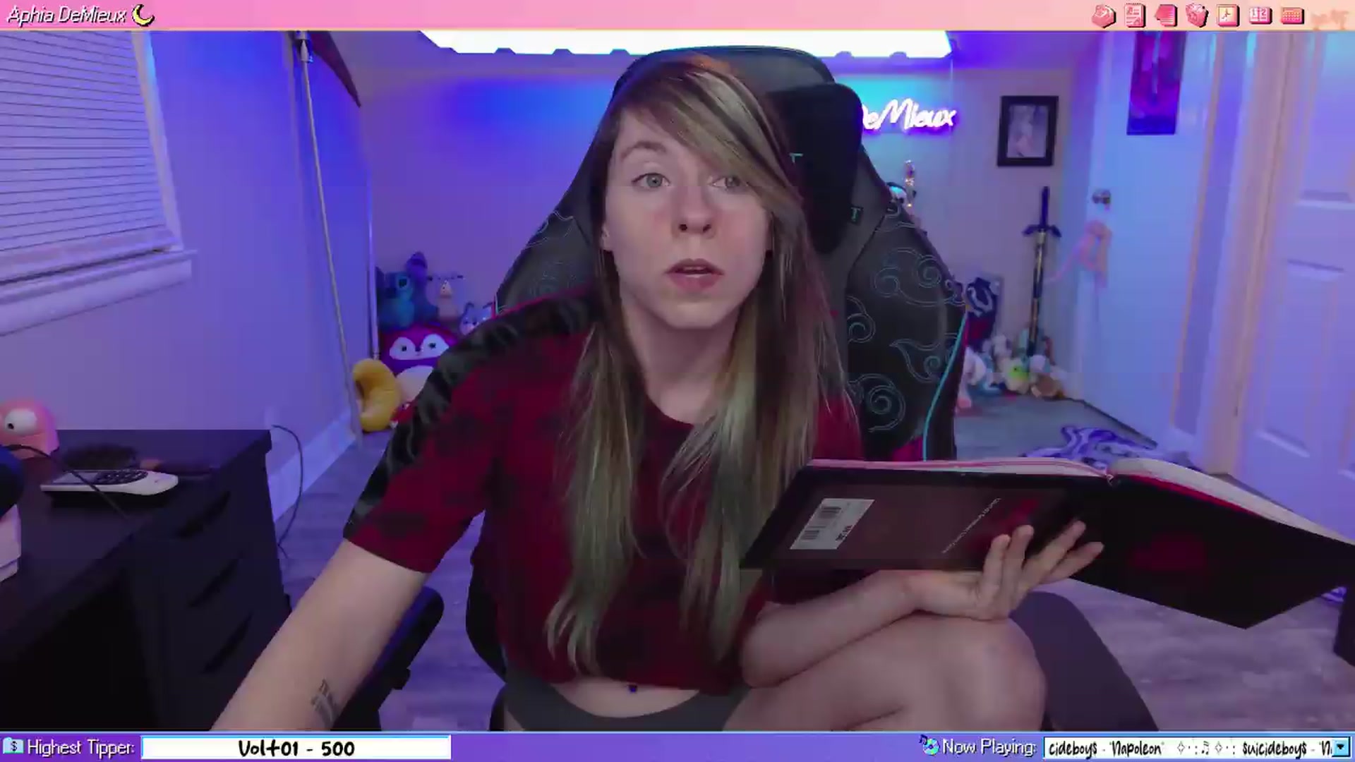 Gallery image thumbnail from AphiaDeMieux's myfreecams stream on, 07/01/2026, 05:06 image 11 of 20