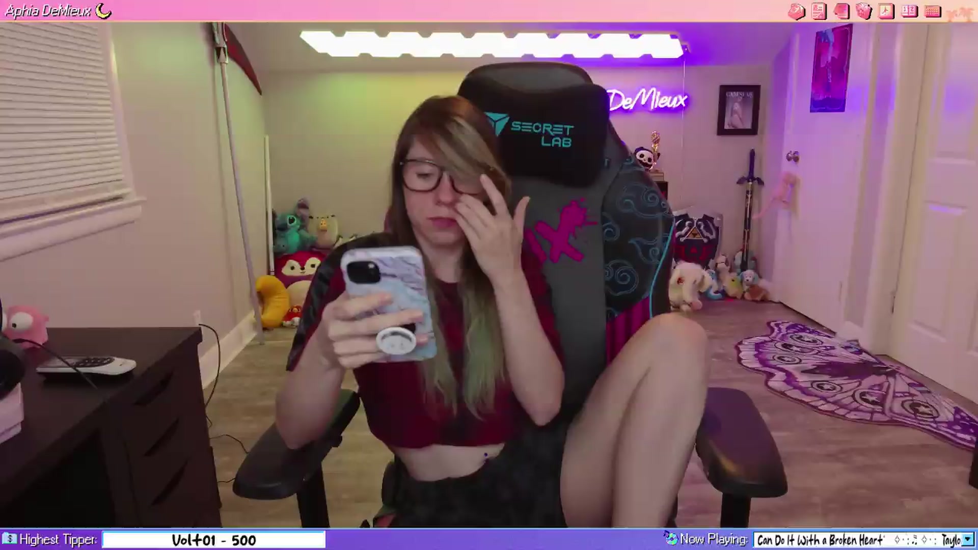 Gallery image thumbnail from AphiaDeMieux's myfreecams stream on, 07/01/2026, 05:06 image 7 of 20