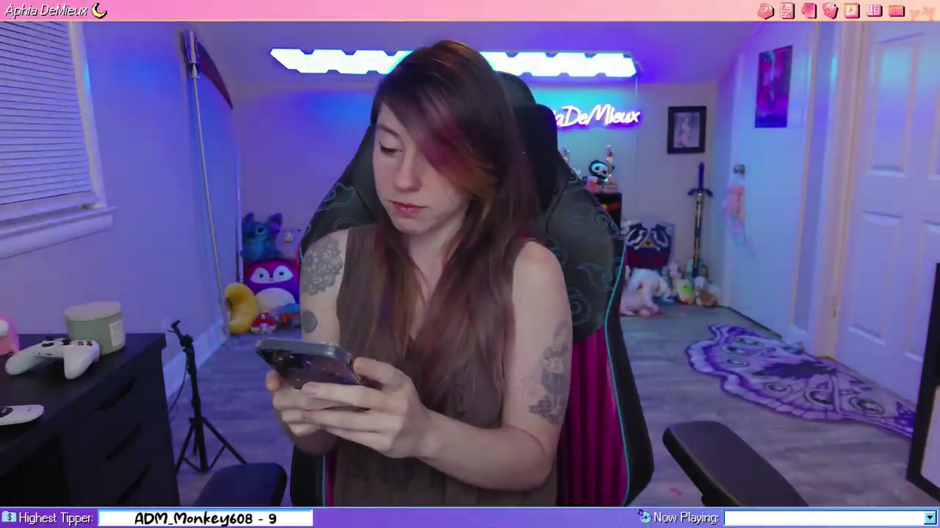 Gallery image thumbnail from AphiaDeMieux's myfreecams stream on, 07/27/2026, 02:17 image 7 of 20