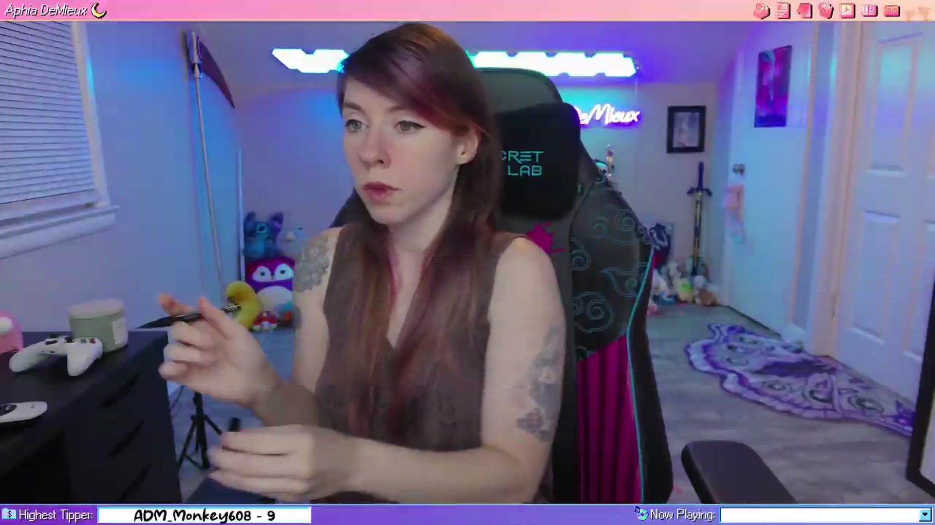 Gallery image thumbnail from AphiaDeMieux's myfreecams stream on, 07/27/2026, 02:17 image 9 of 20