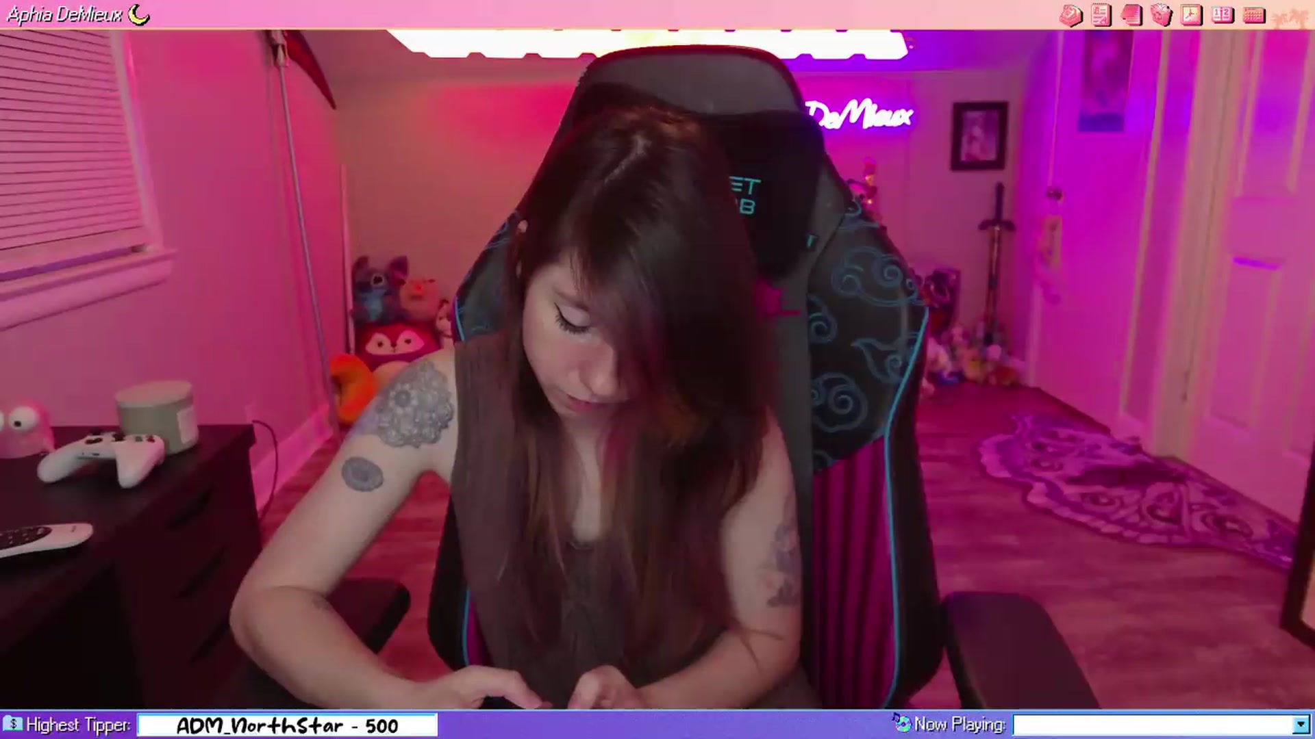 Gallery image thumbnail from AphiaDeMieux's myfreecams stream on, 07/27/2026, 03:37 image 4 of 20
