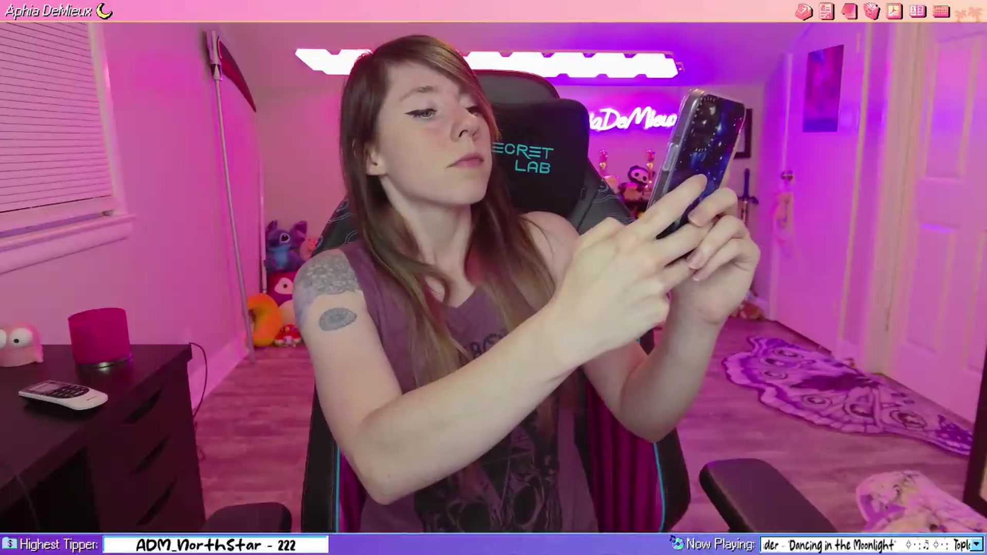 Gallery image thumbnail from AphiaDeMieux's myfreecams stream on, 08/07/2026, 03:54 image 4 of 20