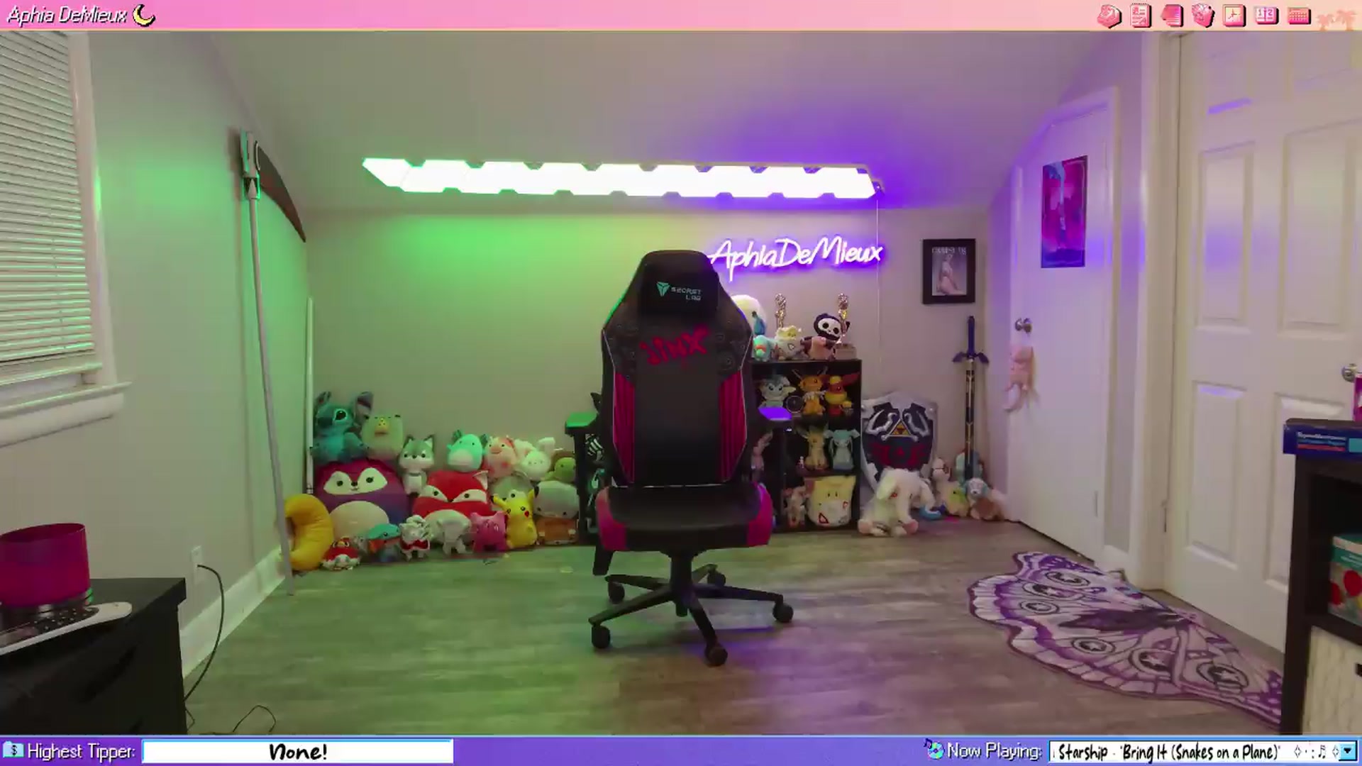 Gallery image thumbnail from AphiaDeMieux's myfreecams stream on, 08/10/2026, 02:46 image 10 of 20