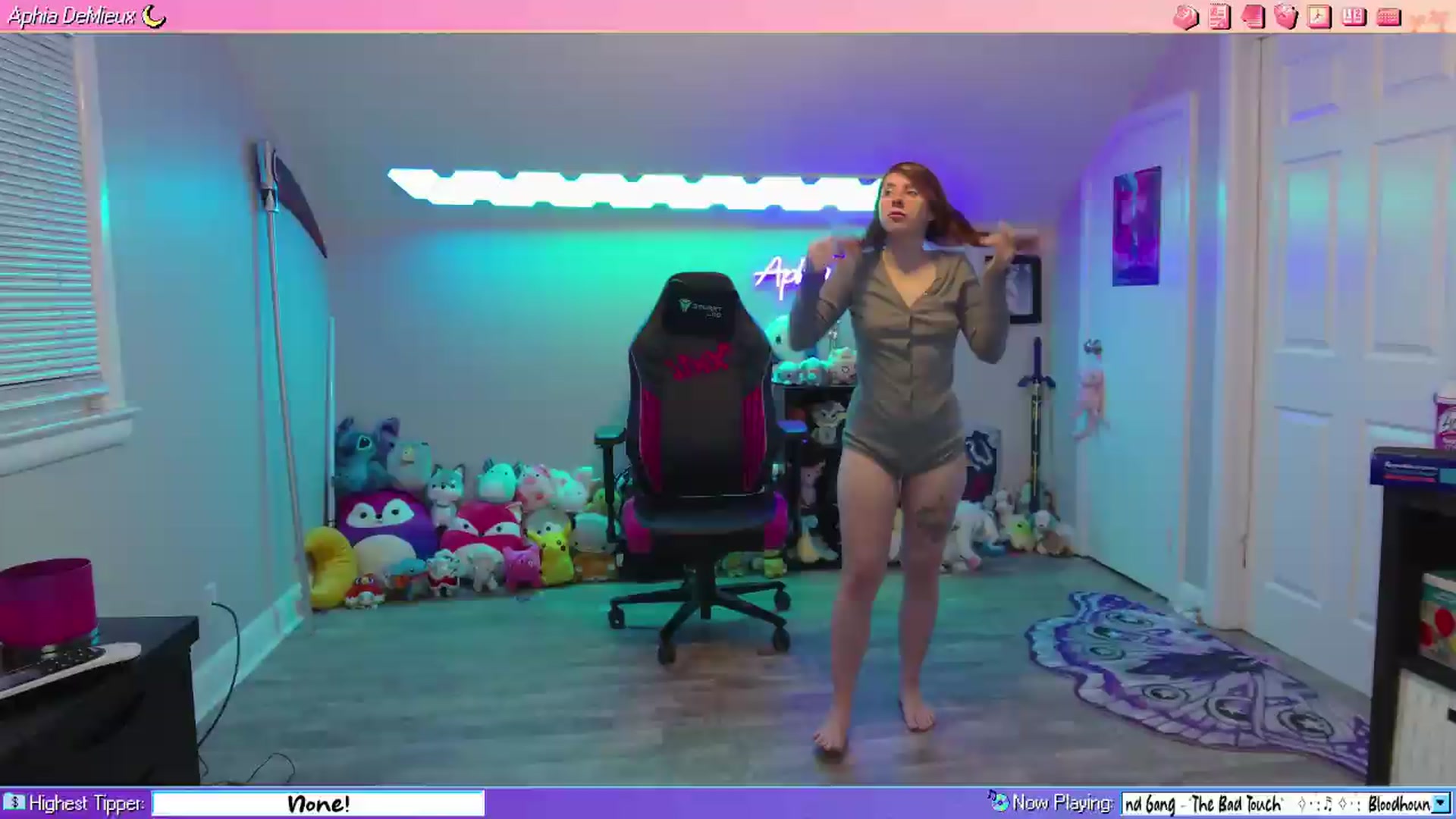 Gallery image thumbnail from AphiaDeMieux's myfreecams stream on, 08/10/2026, 02:46 image 1 of 20