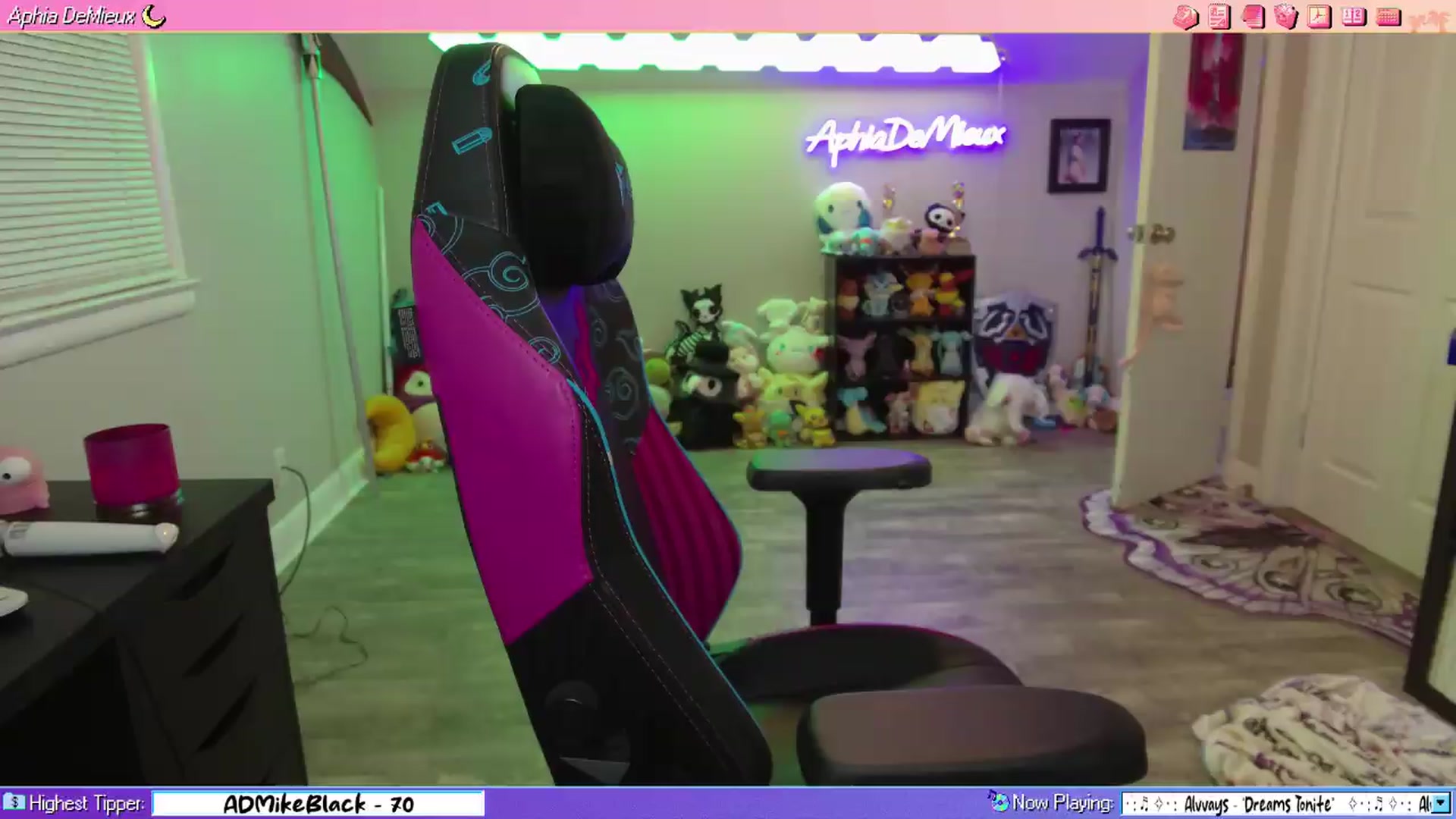 Gallery image thumbnail from AphiaDeMieux's myfreecams stream on, 08/14/2026, 03:50 image 10 of 20