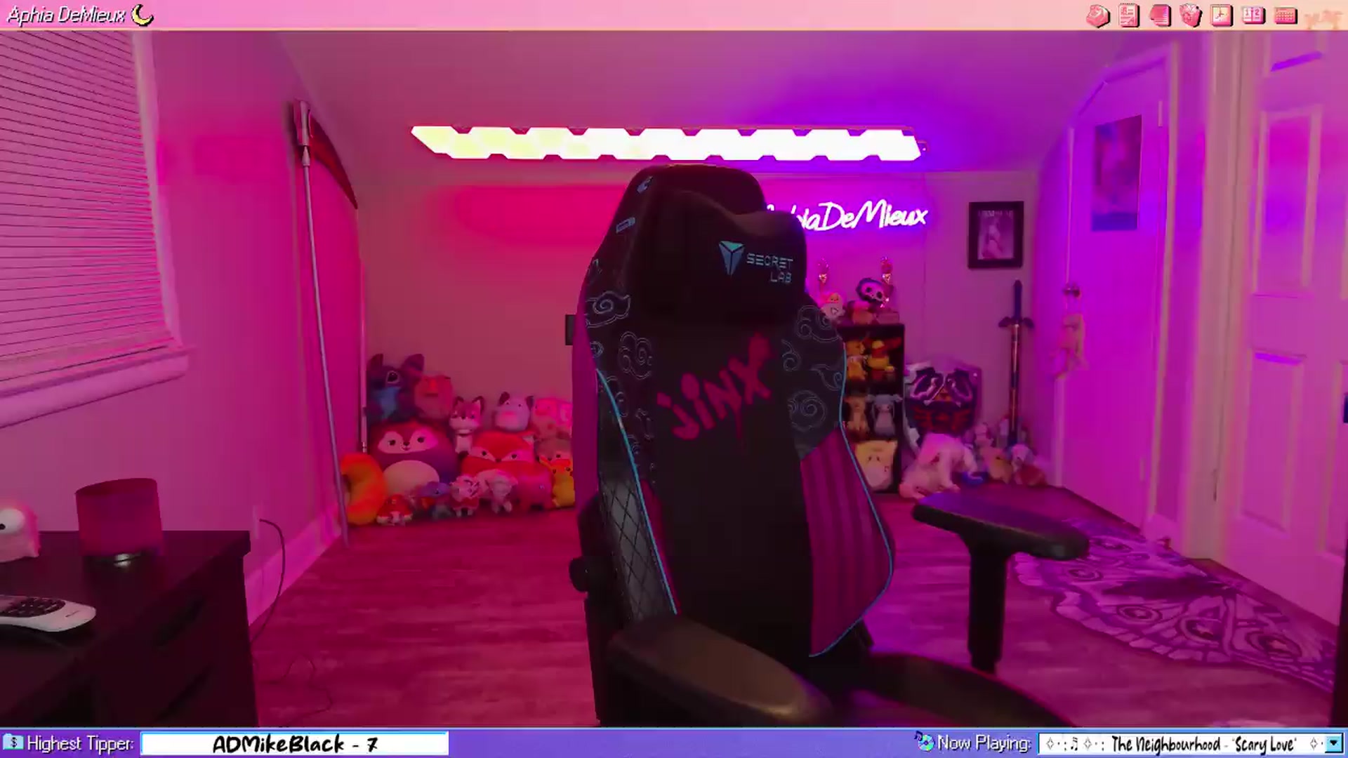 Gallery image thumbnail from AphiaDeMieux's myfreecams stream on, 08/14/2026, 03:50 image 2 of 20