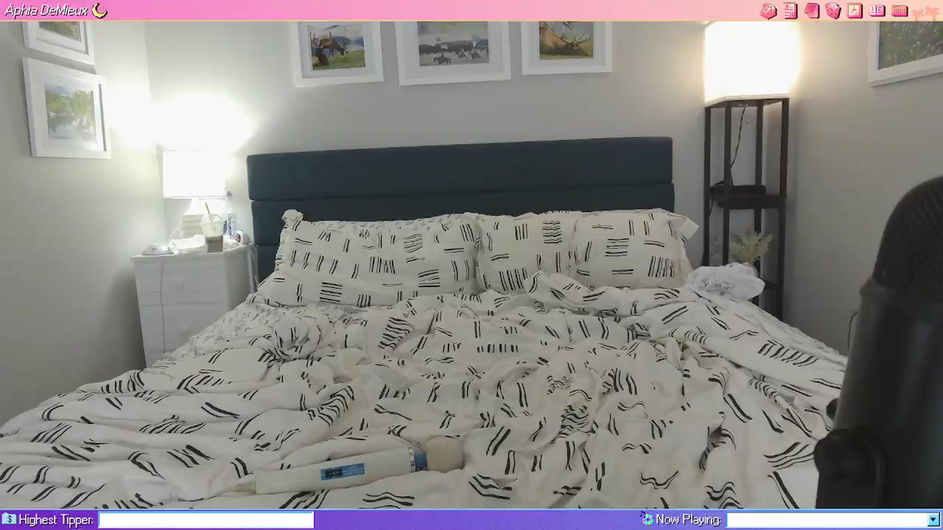 Gallery image thumbnail from AphiaDeMieux's myfreecams stream on, 08/28/2026, 02:25 image 2 of 20