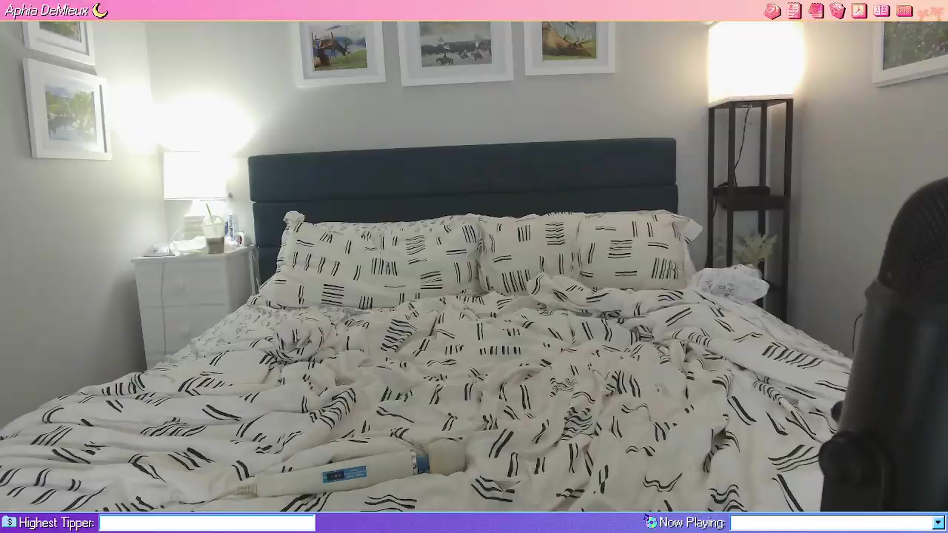 Gallery image thumbnail from AphiaDeMieux's myfreecams stream on, 08/28/2026, 02:25 image 4 of 20