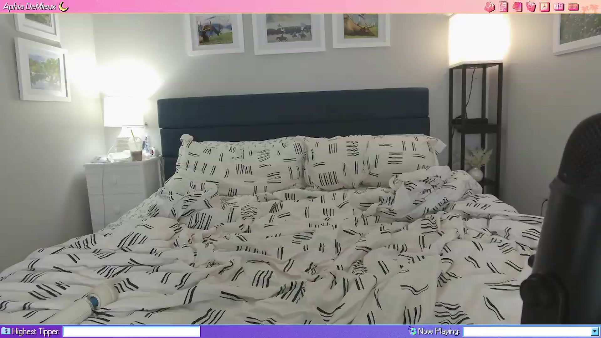 Gallery image thumbnail from AphiaDeMieux's myfreecams stream on, 08/28/2026, 02:25 image 9 of 20