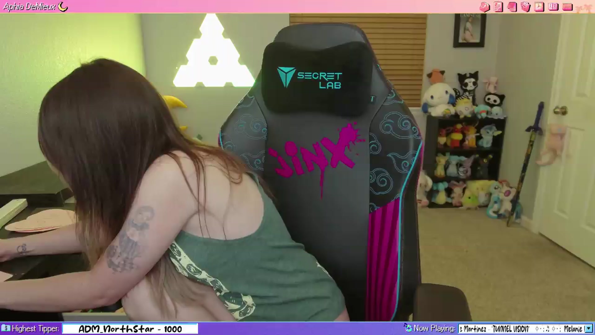 Gallery image thumbnail from AphiaDeMieux's myfreecams stream on, 09/10/2026, 04:37 image 14 of 20