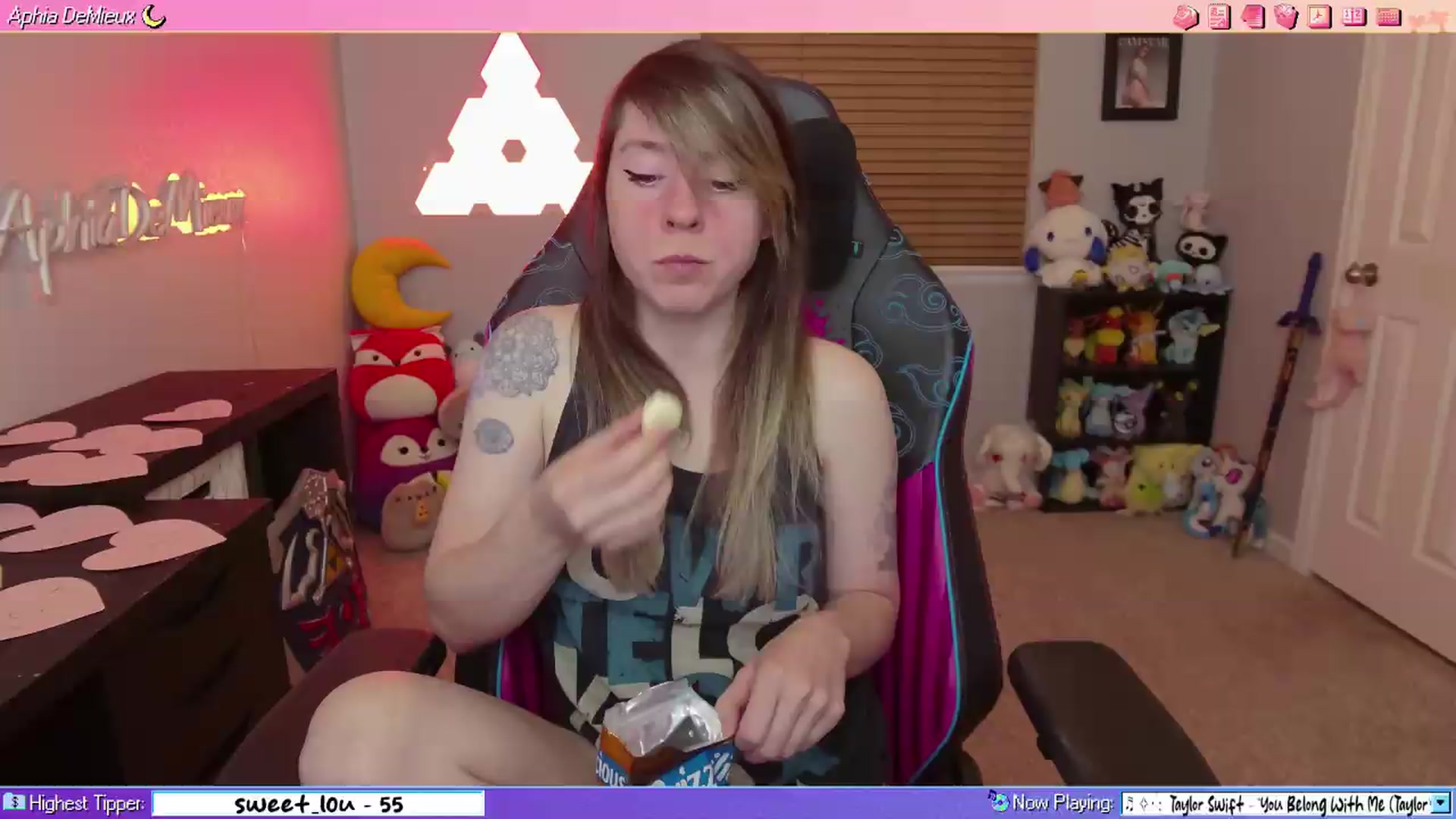 Gallery image thumbnail from AphiaDeMieux's myfreecams stream on, 09/11/2026, 02:55 image 7 of 20