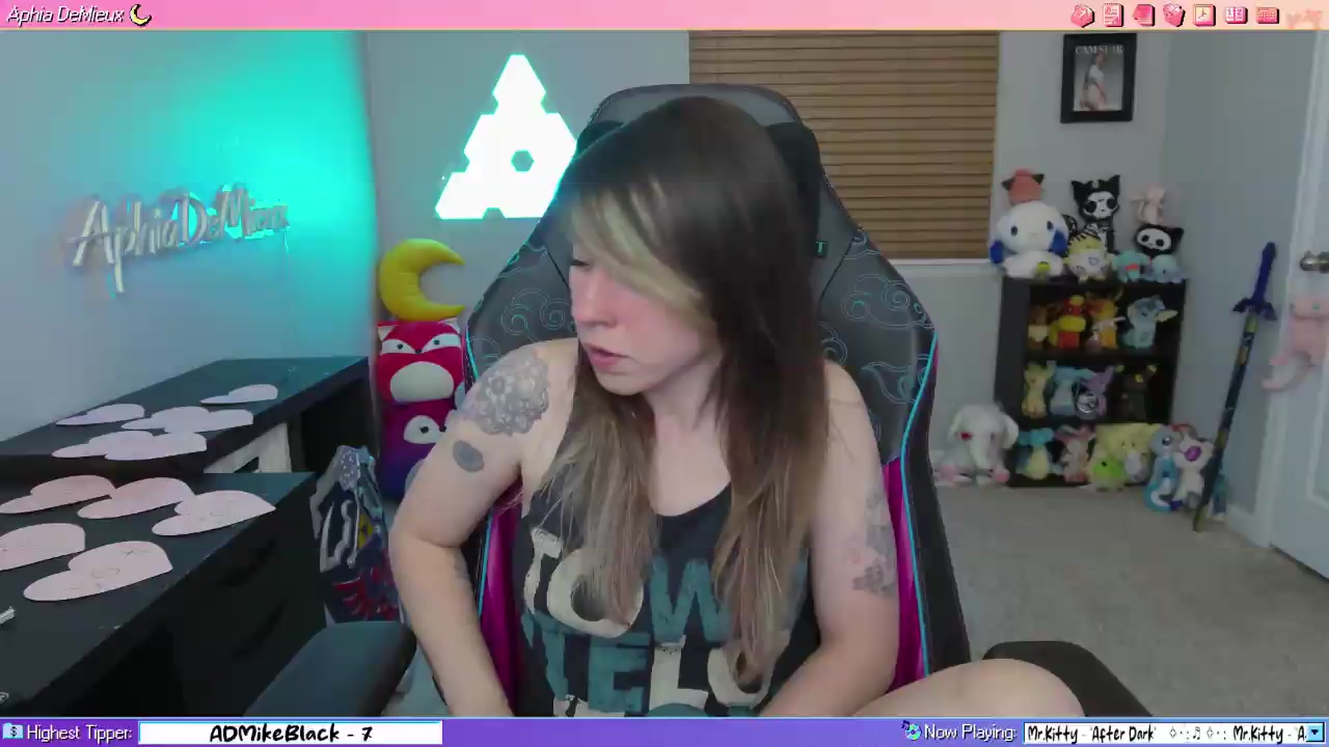 Gallery image thumbnail from AphiaDeMieux's myfreecams stream on, 09/11/2026, 02:55 image 4 of 20