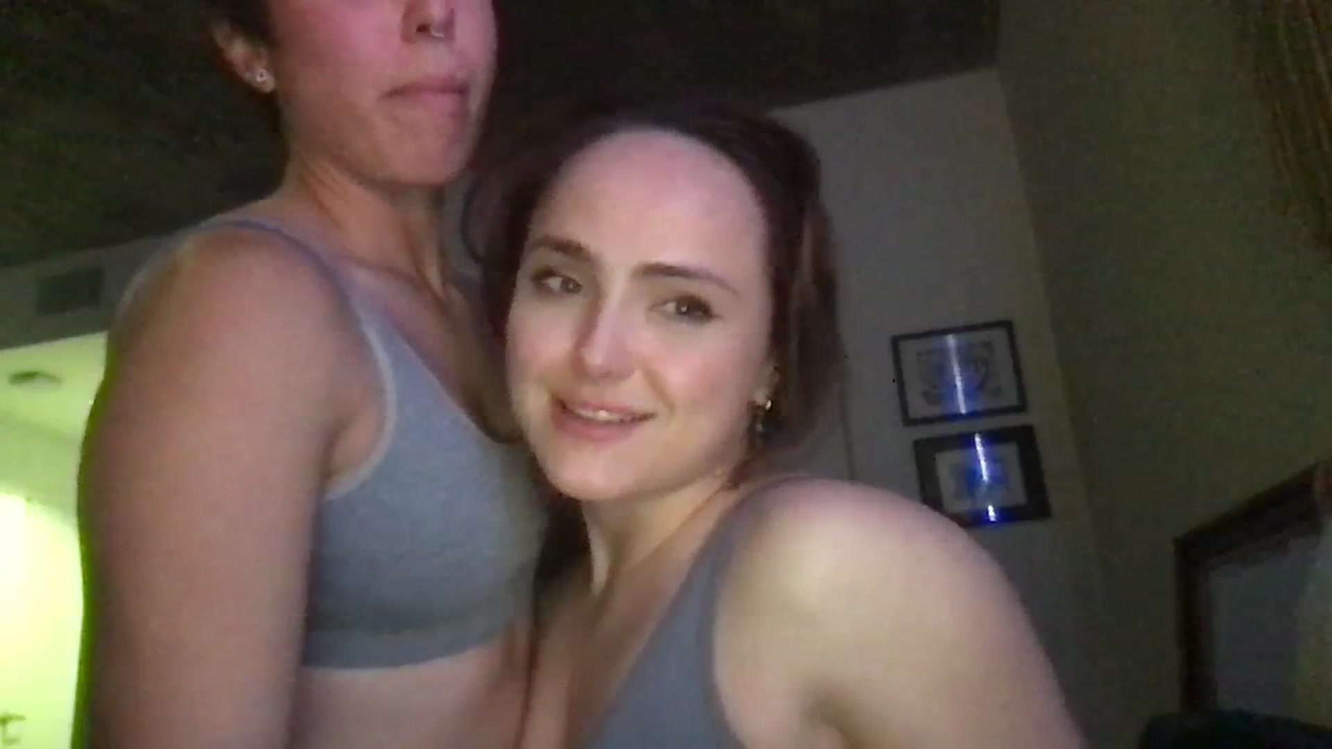 Gallery image thumbnail from Apisces1's myfreecams stream on, 01/10/2024, 06:30 image 8 of 20