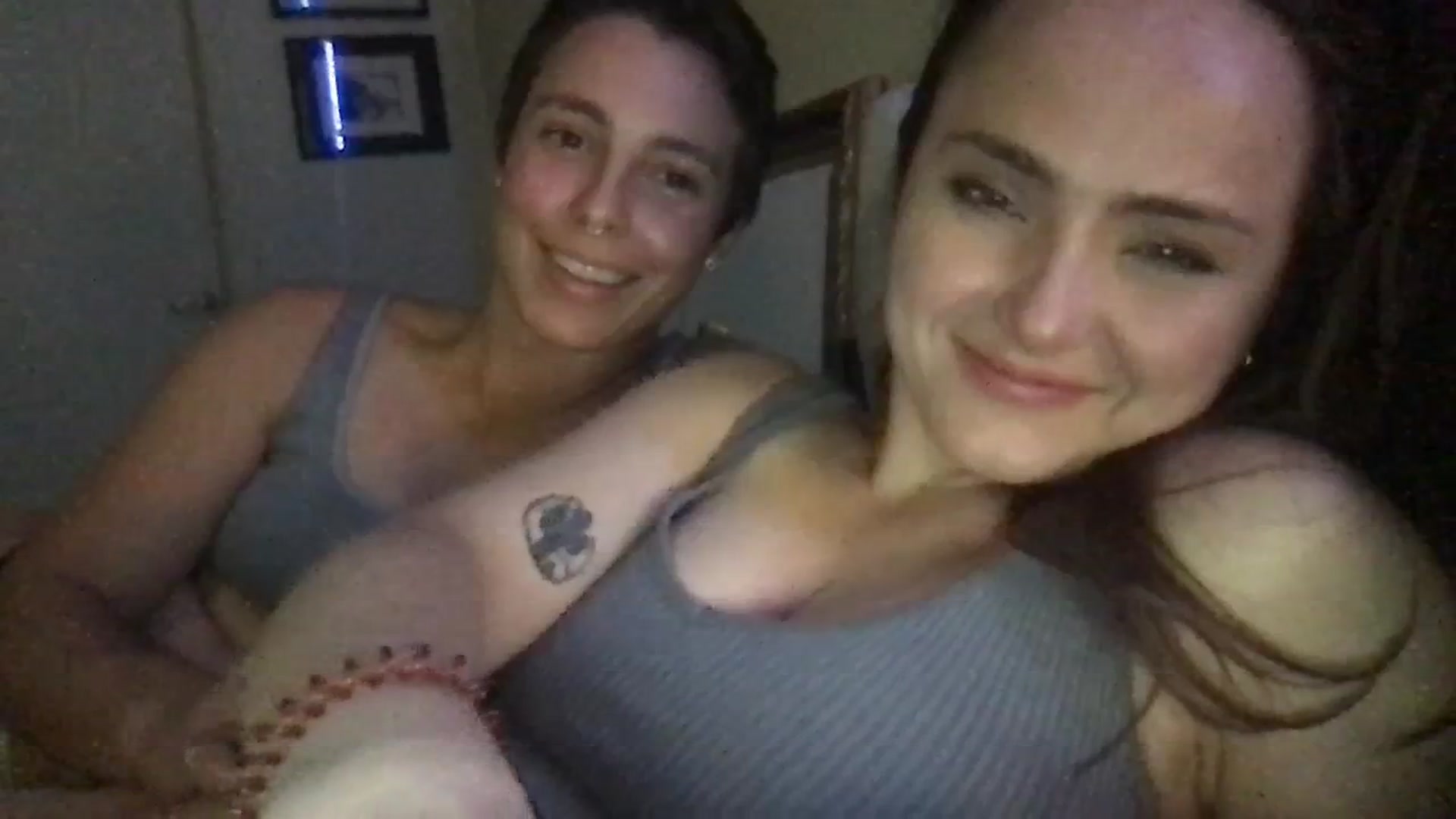 Gallery image thumbnail from Apisces1's myfreecams stream on, 01/10/2024, 06:30 image 17 of 20