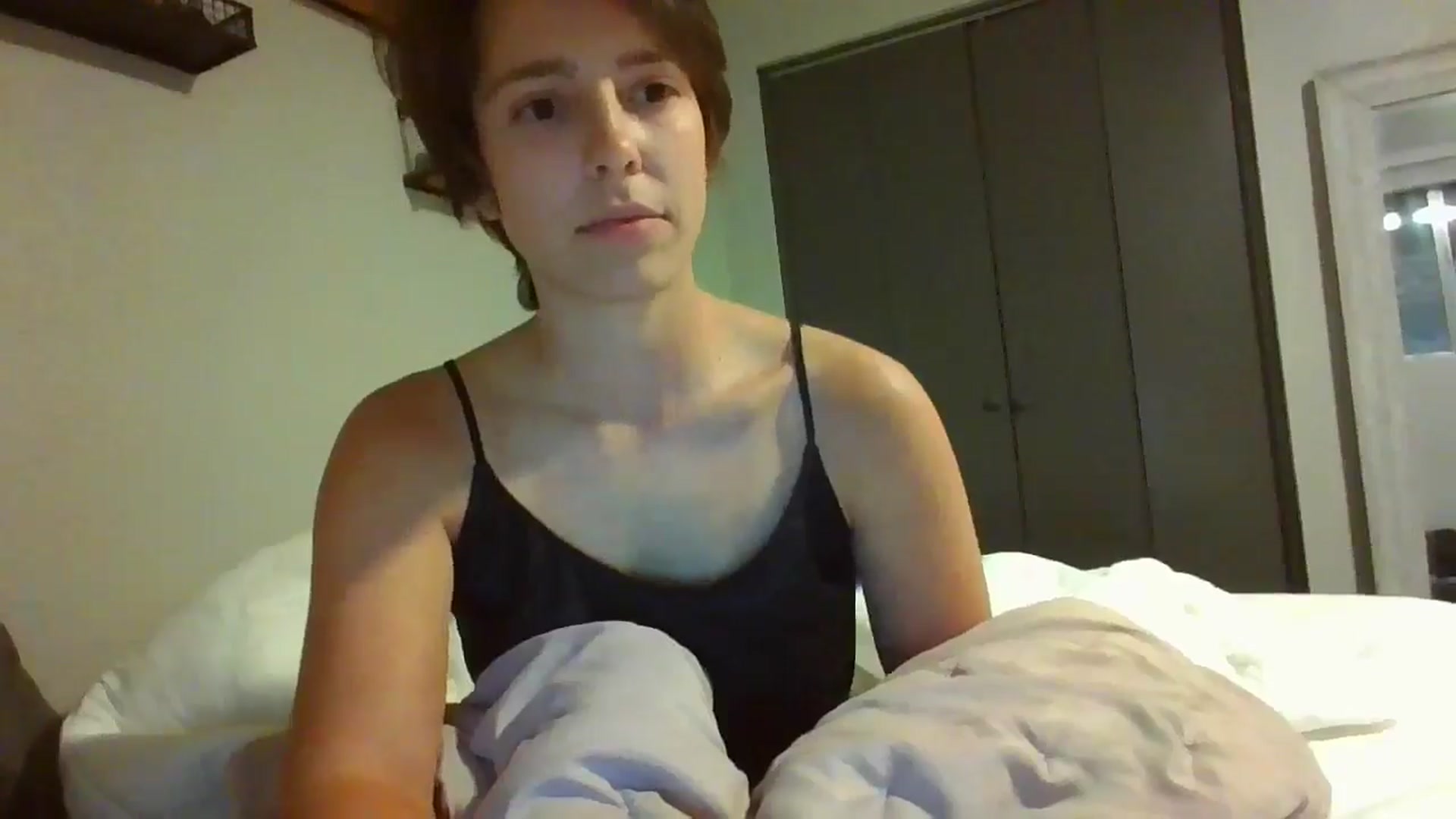 Gallery image thumbnail from Apisces1's myfreecams stream on, 06/18/2024, 07:00 image 18 of 20