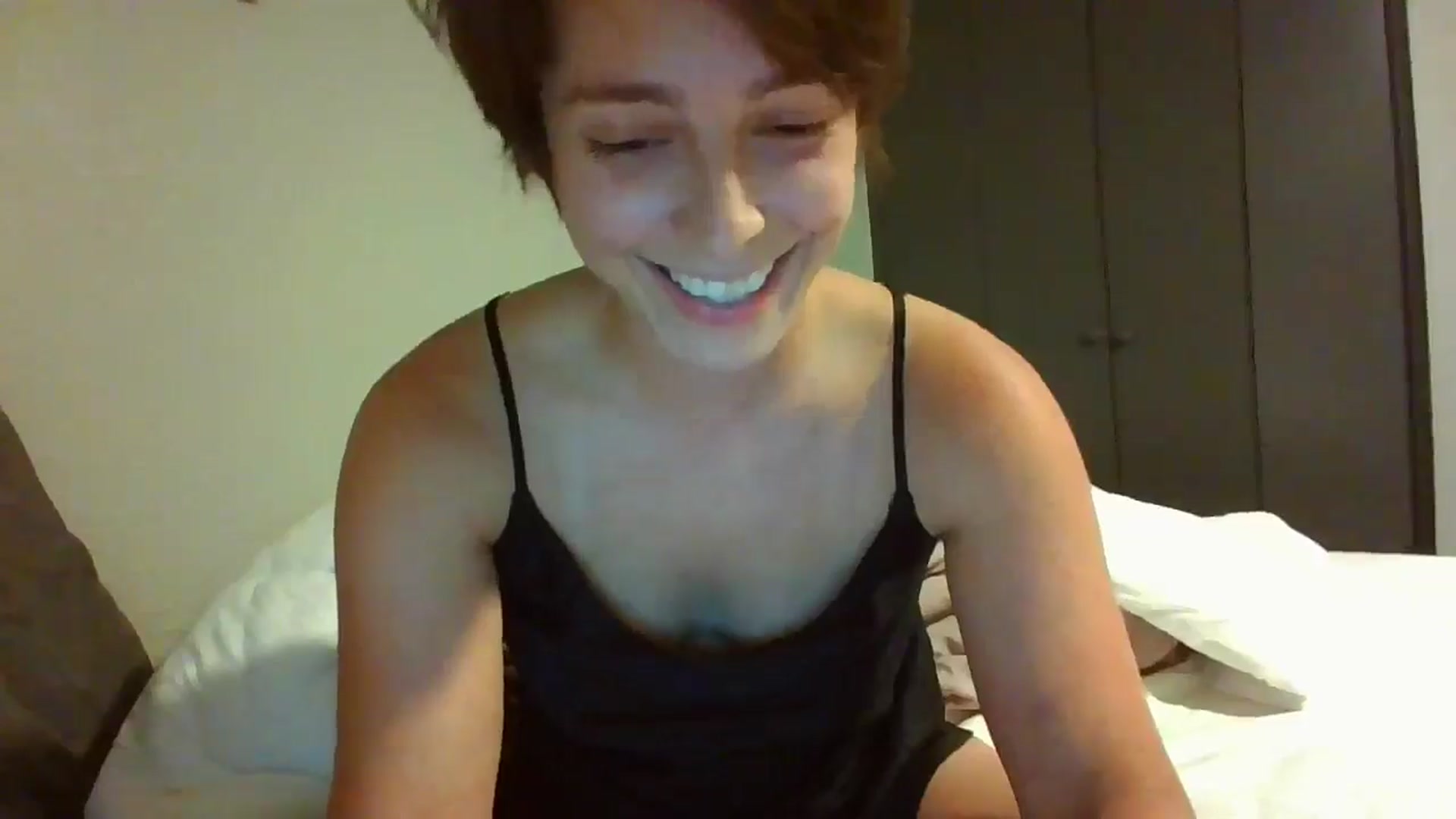Gallery image thumbnail from Apisces1's myfreecams stream on, 06/18/2024, 07:00 image 10 of 20